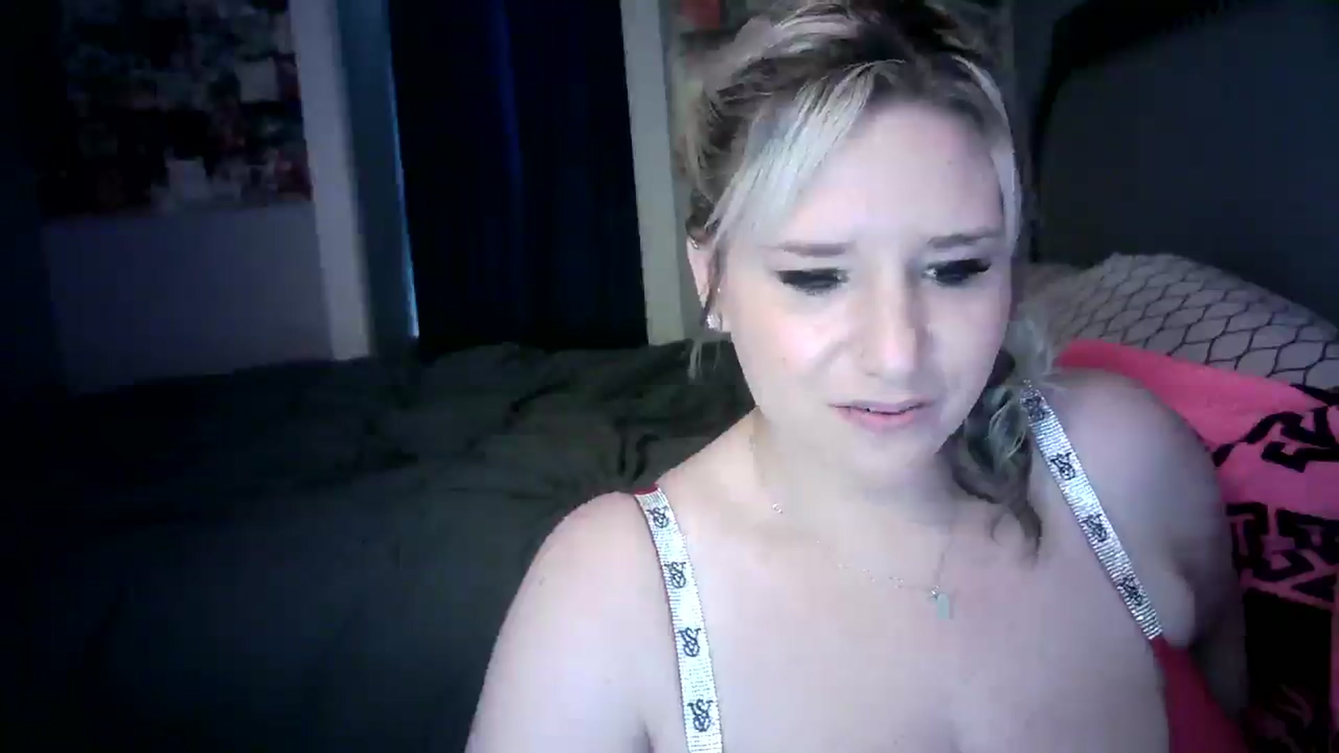 Gallery image thumbnail from LusciousLindz's myfreecams stream on, 05/20/2025, 15:33 image 16 of 20