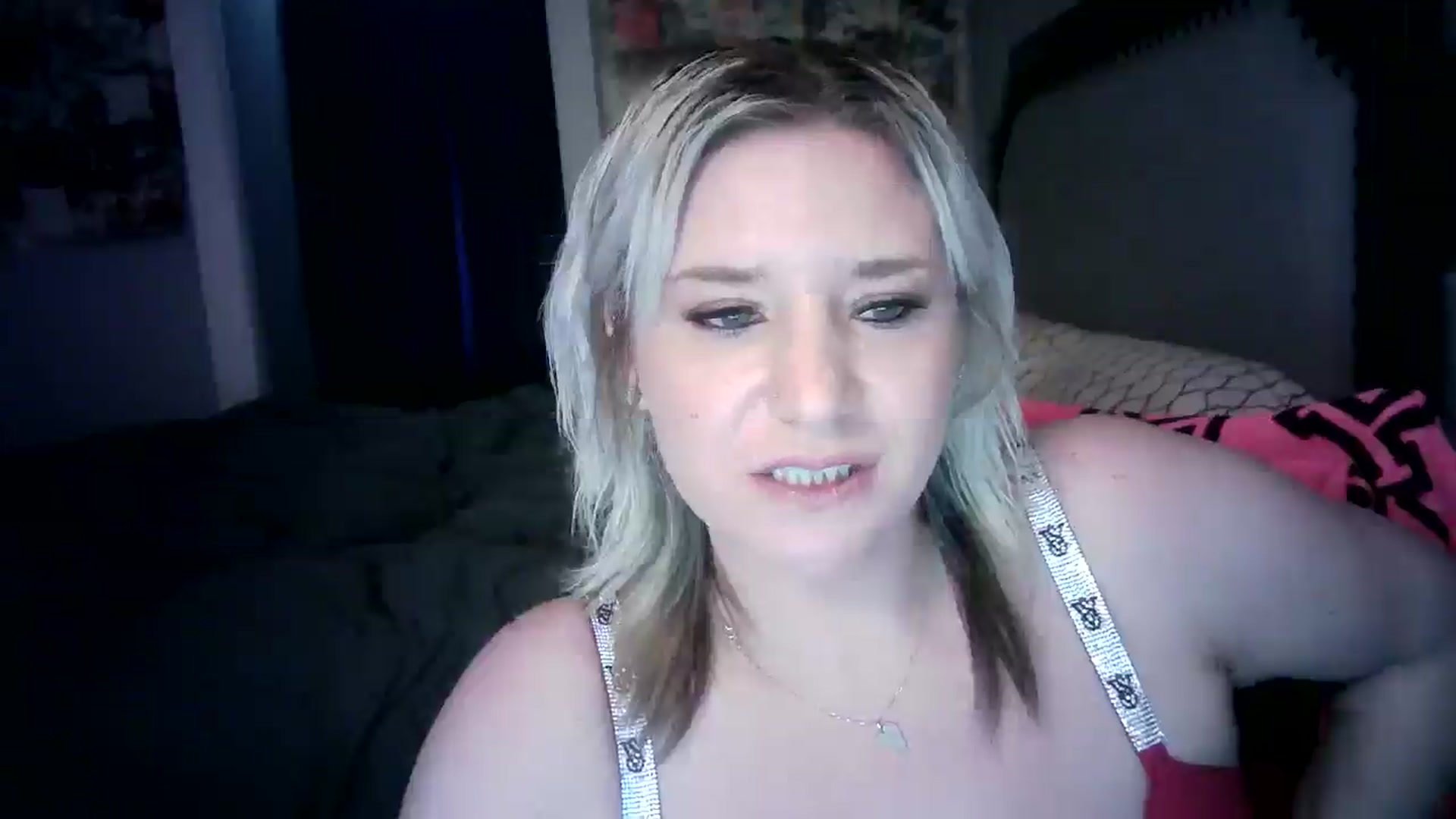 Gallery image thumbnail from LusciousLindz's myfreecams stream on, 05/27/2025, 16:16 image 8 of 20