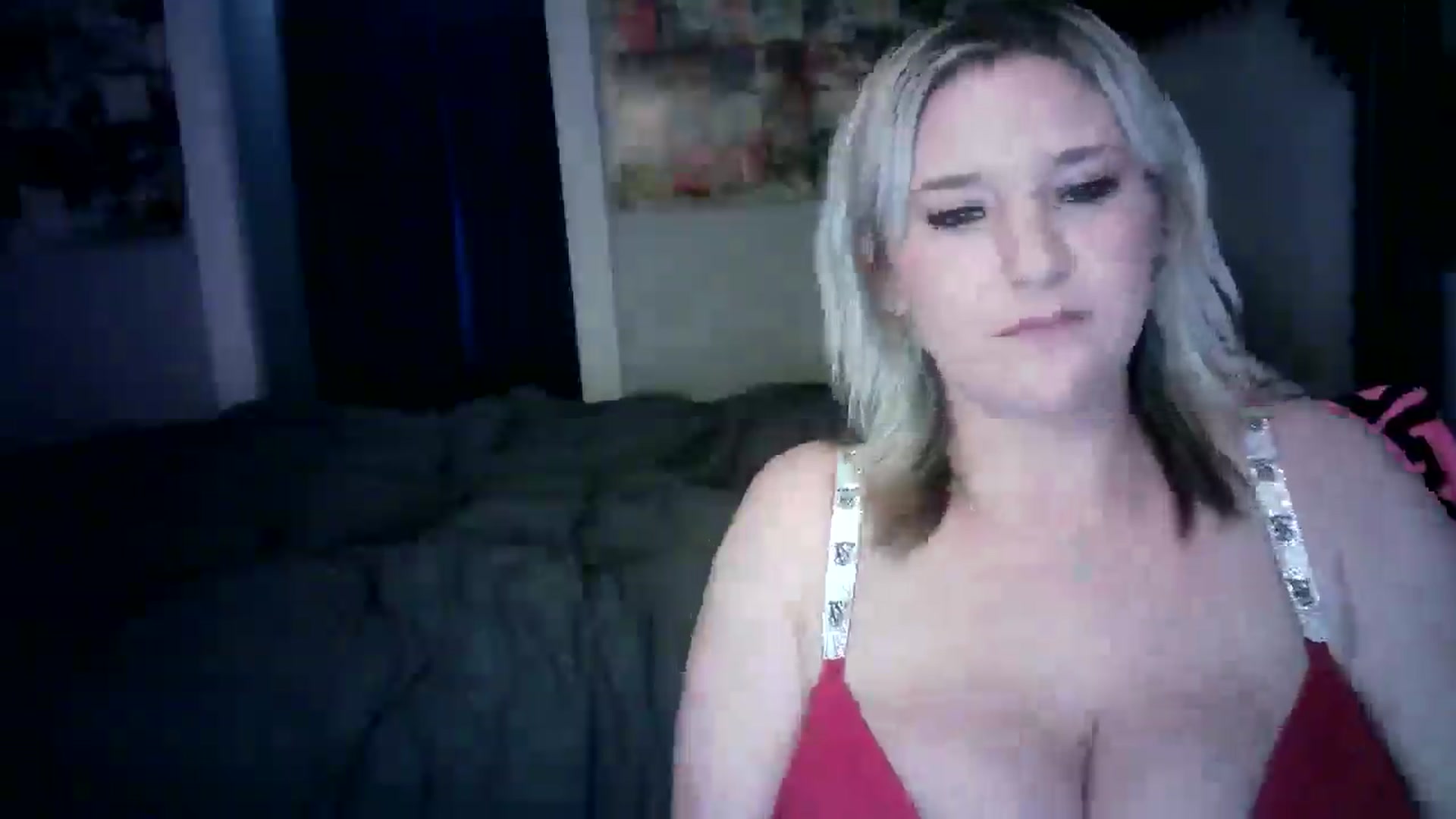 Gallery image thumbnail from LusciousLindz's myfreecams stream on, 05/27/2025, 16:16 image 15 of 20