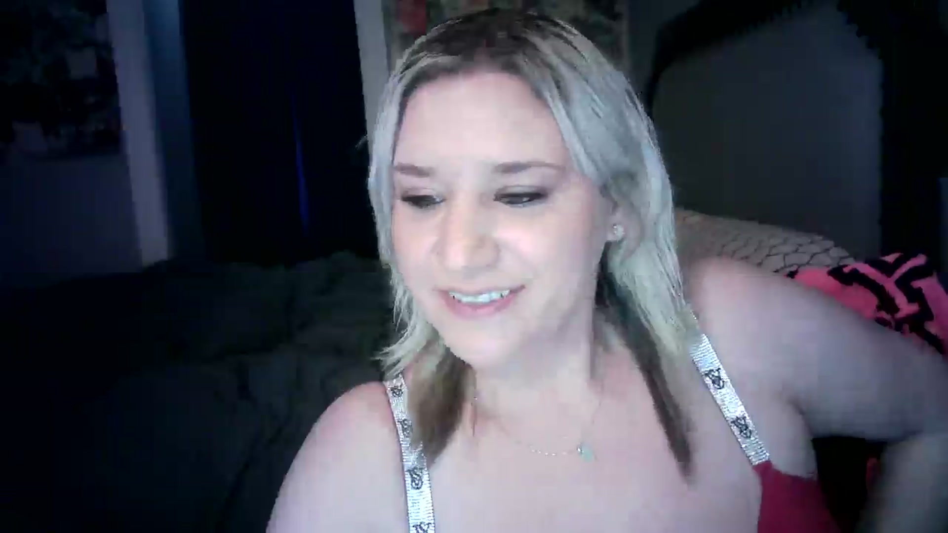 Gallery image thumbnail from LusciousLindz's myfreecams stream on, 05/27/2025, 16:16 image 7 of 20