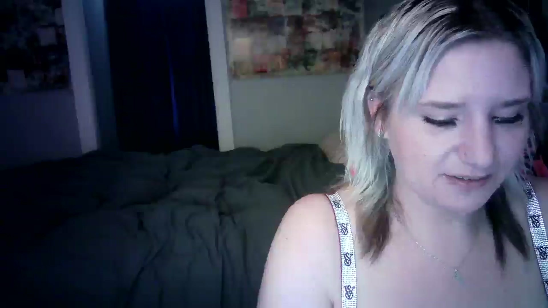 Gallery image thumbnail from LusciousLindz's myfreecams stream on, 05/27/2025, 16:16 image 9 of 20