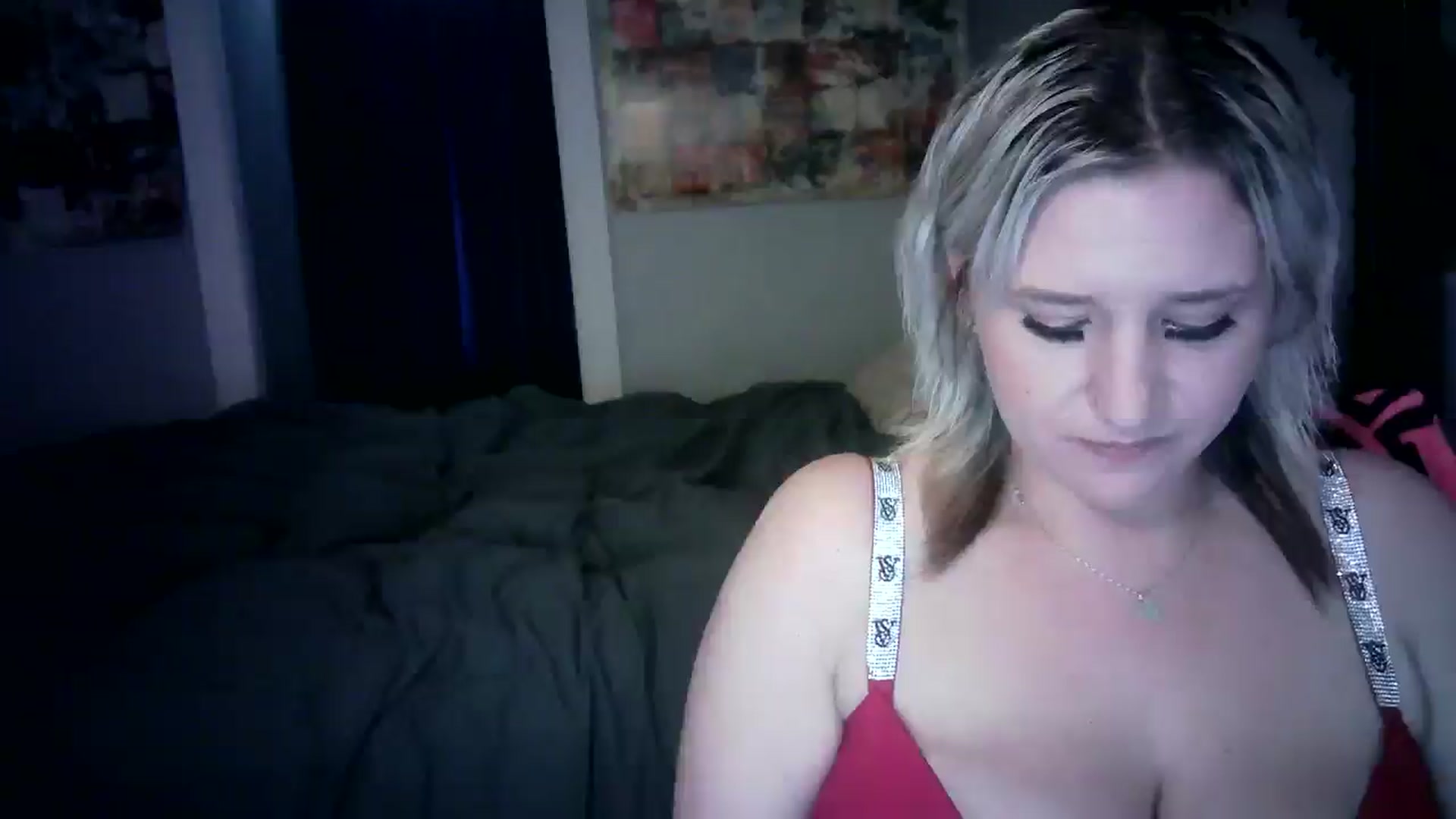 Gallery image thumbnail from LusciousLindz's myfreecams stream on, 05/27/2025, 16:16 image 10 of 20
