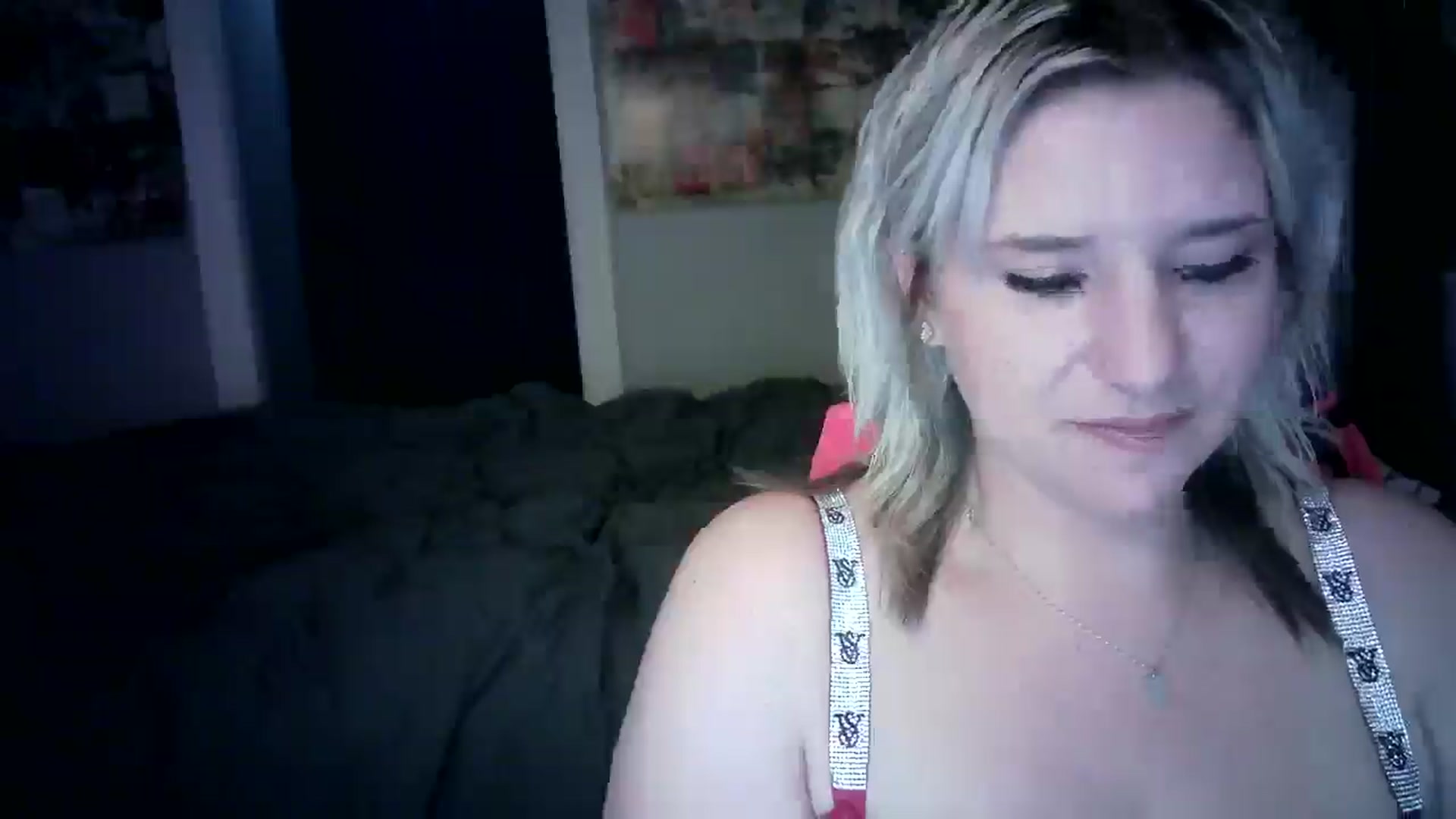 Gallery image thumbnail from LusciousLindz's myfreecams stream on, 05/27/2025, 17:48 image 13 of 20