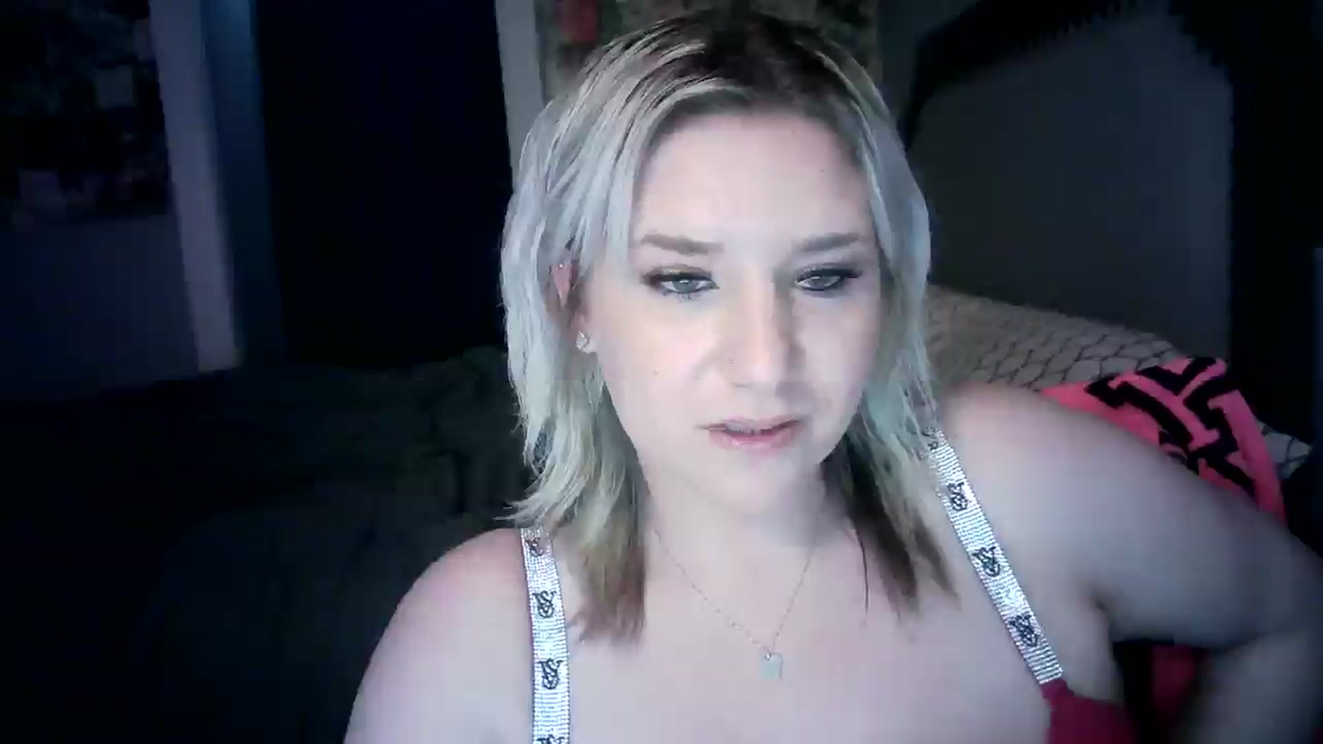 Gallery image thumbnail from LusciousLindz's myfreecams stream on, 05/27/2025, 17:48 image 9 of 20