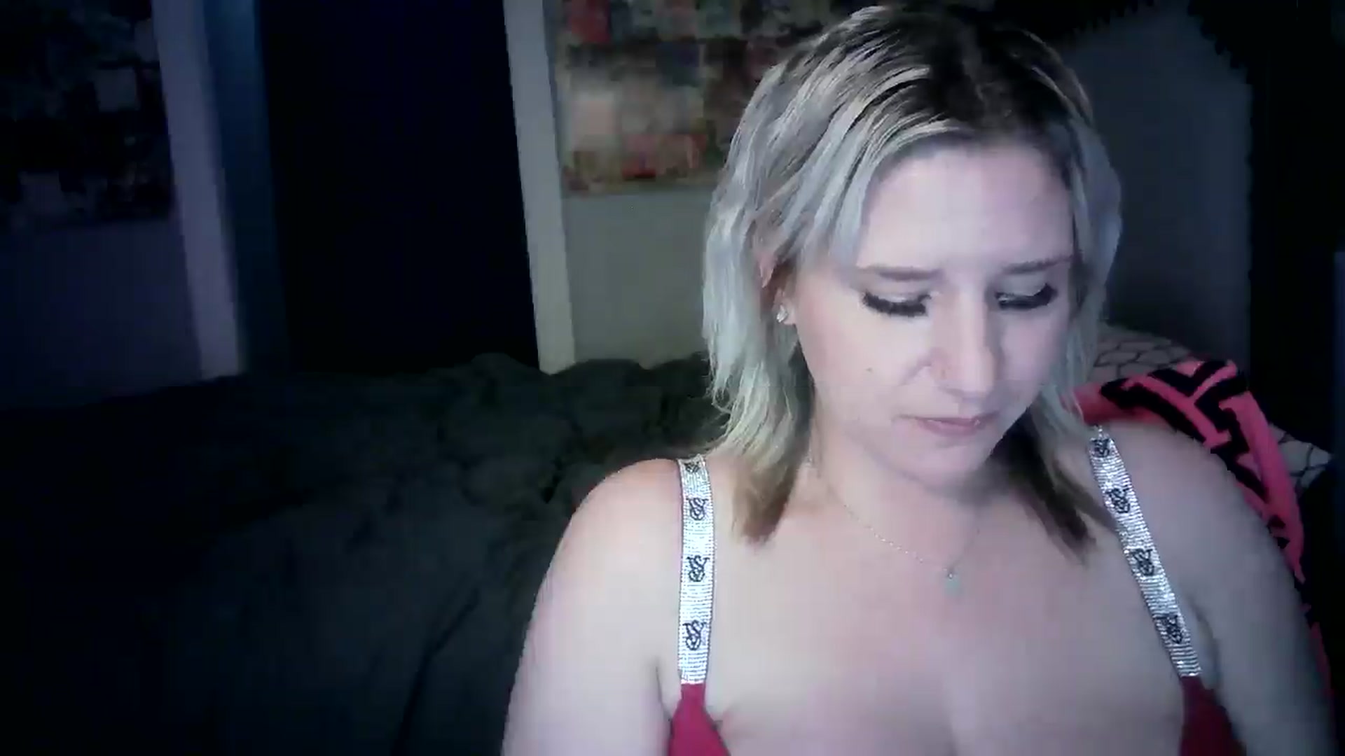 Gallery image thumbnail from LusciousLindz's myfreecams stream on, 05/27/2025, 17:48 image 14 of 20