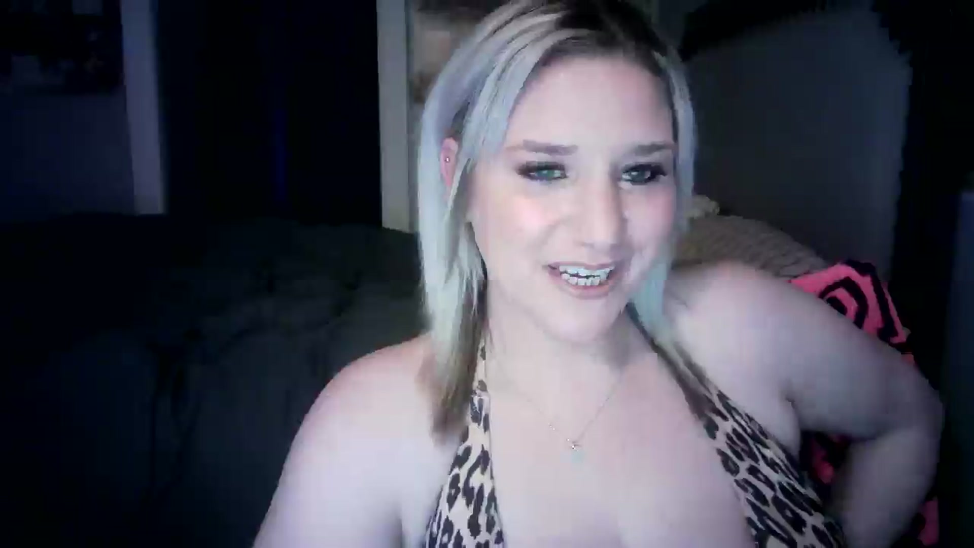 Gallery image thumbnail from LusciousLindz's myfreecams stream on, 05/29/2025, 15:20 image 7 of 20