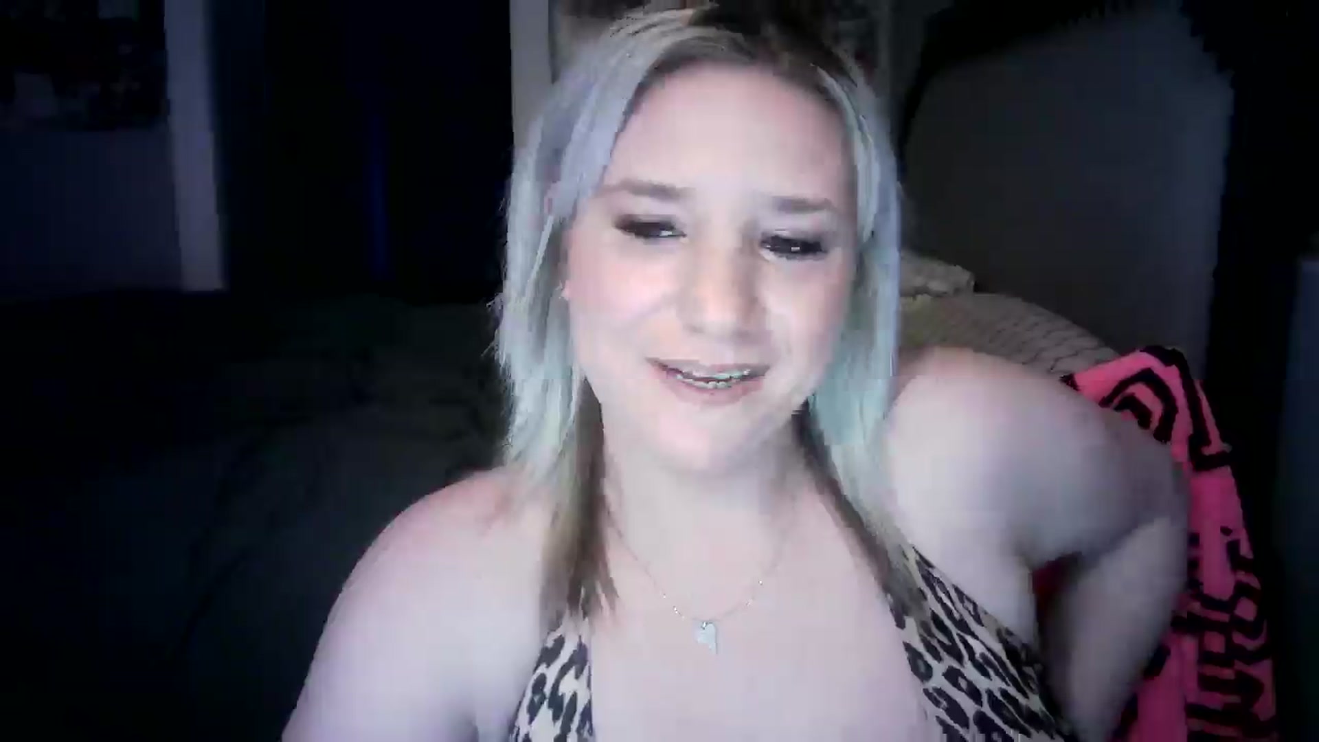Gallery image thumbnail from LusciousLindz's myfreecams stream on, 05/29/2025, 15:20 image 12 of 20
