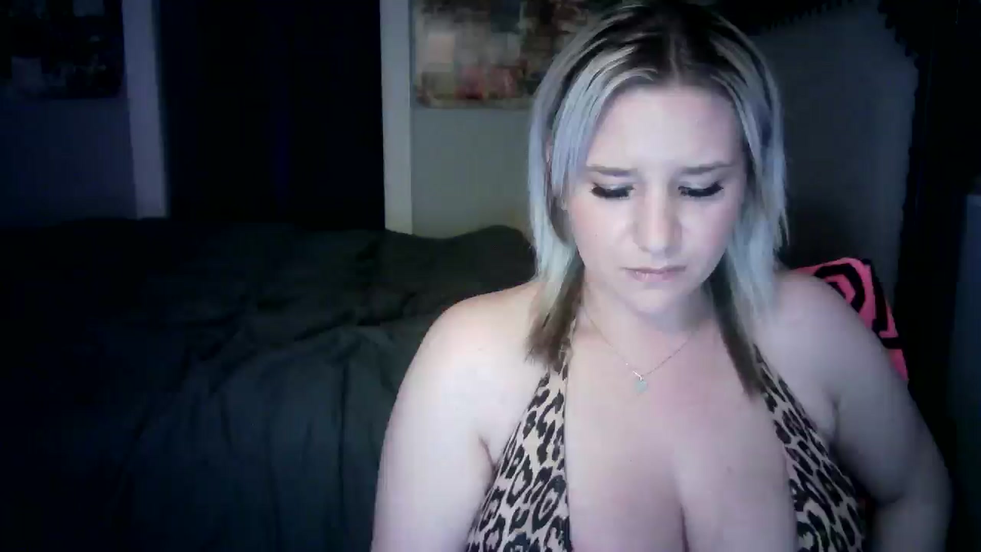 Gallery image thumbnail from LusciousLindz's myfreecams stream on, 05/29/2025, 18:47 image 7 of 20