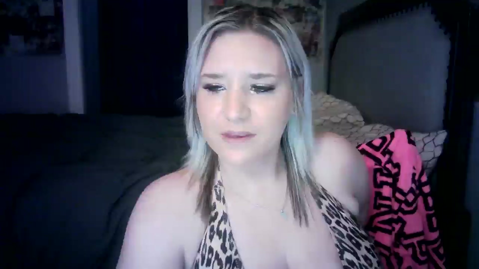 Gallery image thumbnail from LusciousLindz's myfreecams stream on, 05/30/2025, 14:26 image 12 of 20