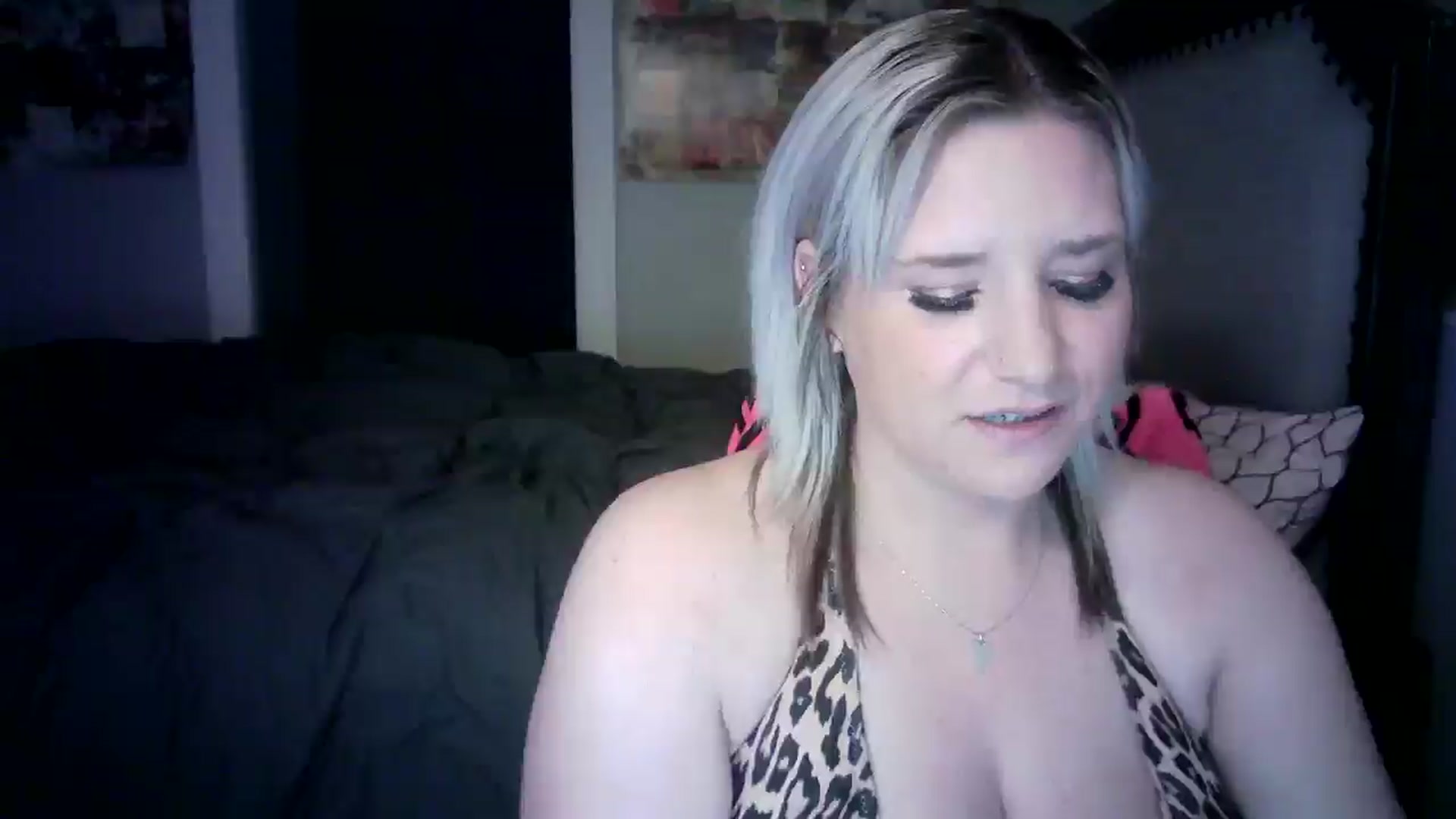Gallery image thumbnail from LusciousLindz's myfreecams stream on, 05/30/2025, 16:40 image 7 of 20