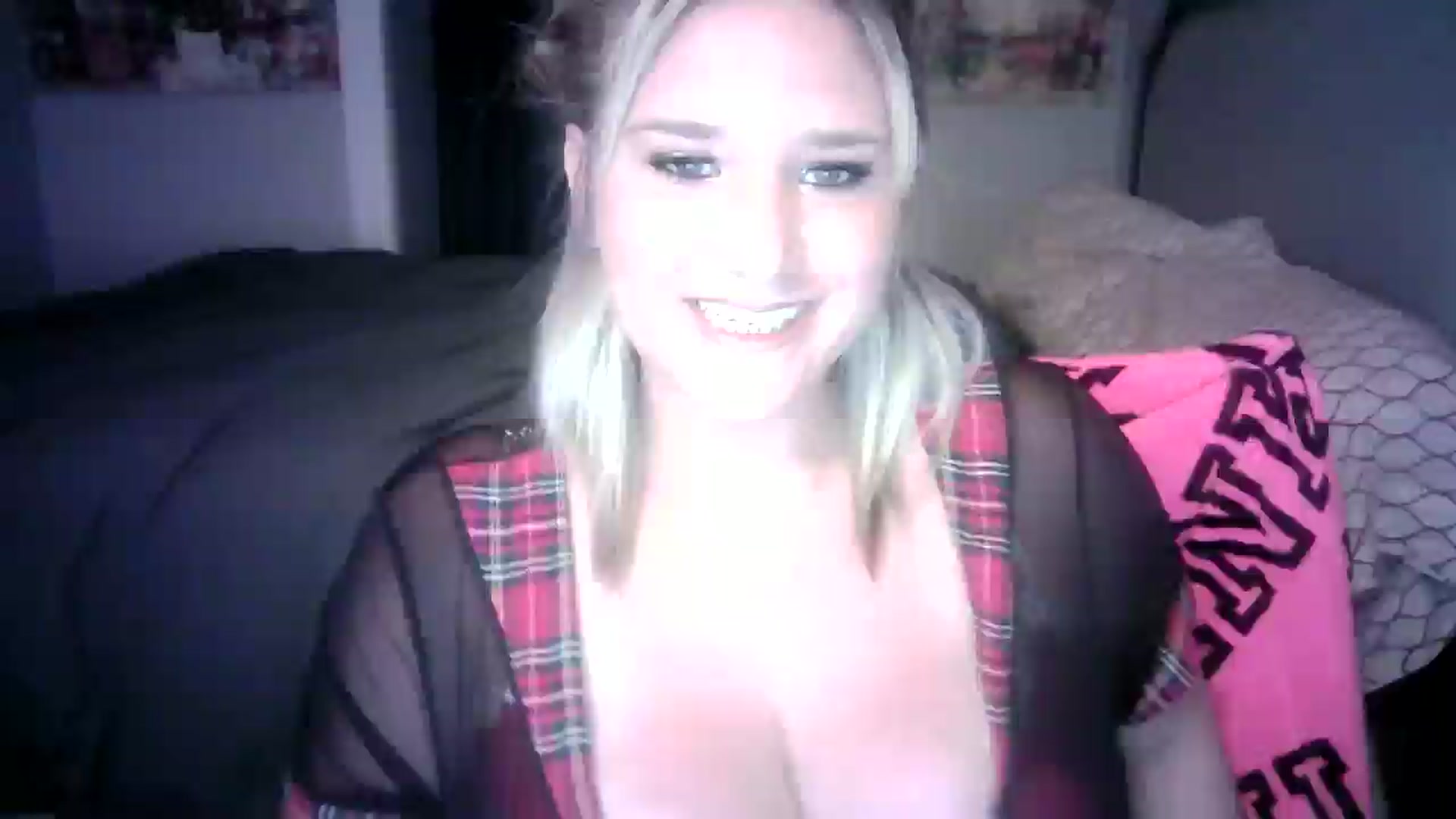 Gallery image thumbnail from LusciousLindz's myfreecams stream on, 06/27/2025, 22:35 image 1 of 20