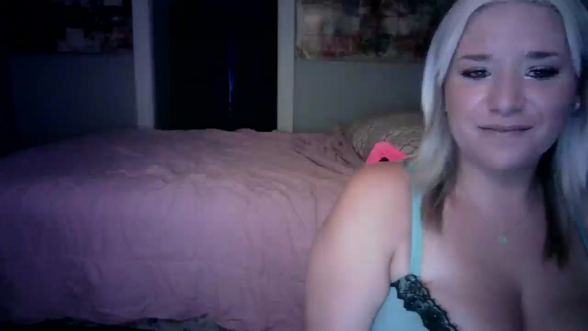 Gallery image thumbnail from LusciousLindz's myfreecams stream on, 08/10/2025, 21:42 image 3 of 20