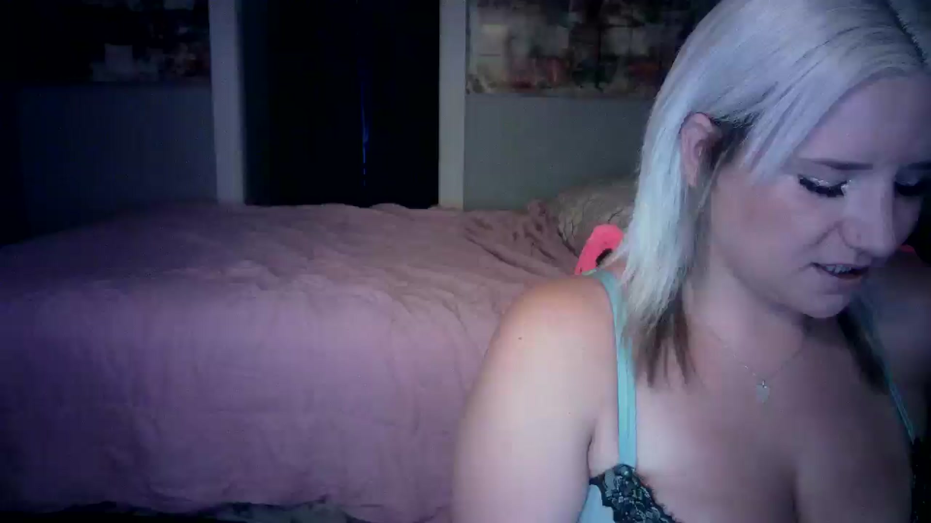 Gallery image thumbnail from LusciousLindz's myfreecams stream on, 08/10/2025, 21:42 image 5 of 20