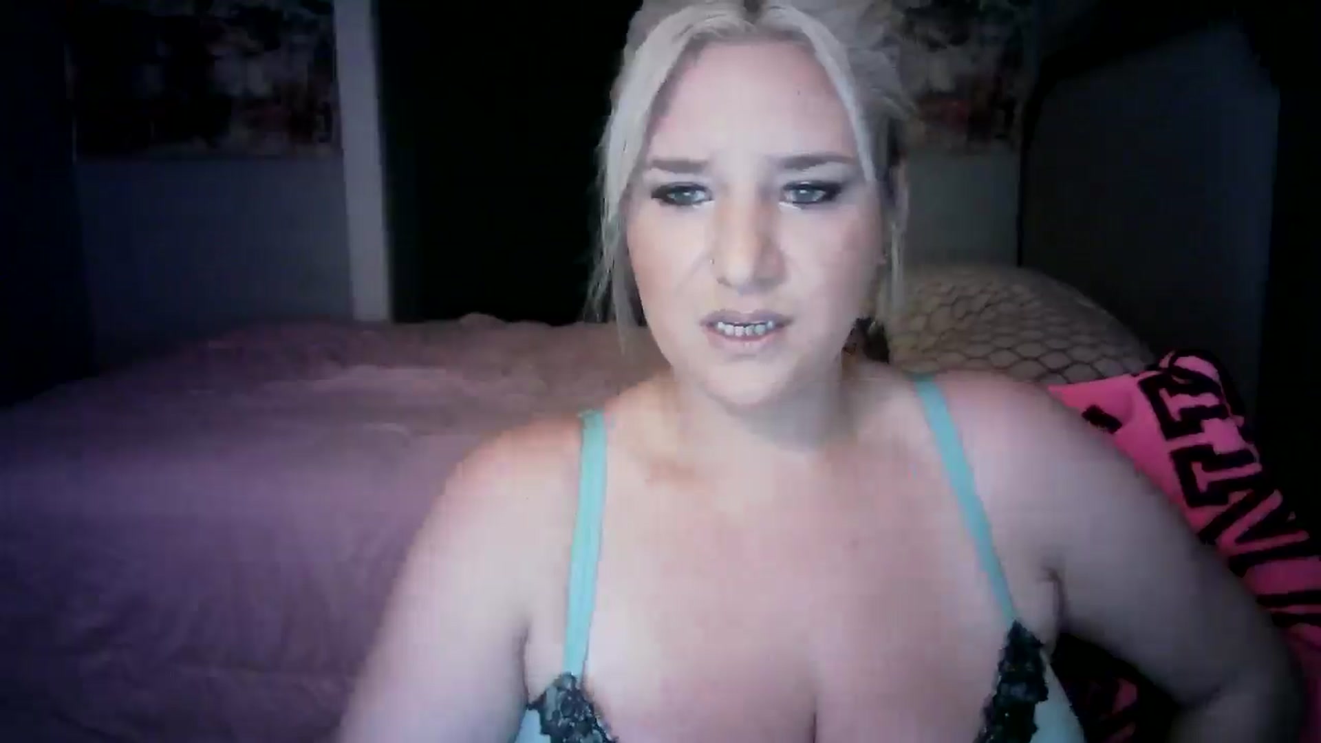 Gallery image thumbnail from LusciousLindz's myfreecams stream on, 08/19/2025, 01:14 image 6 of 20