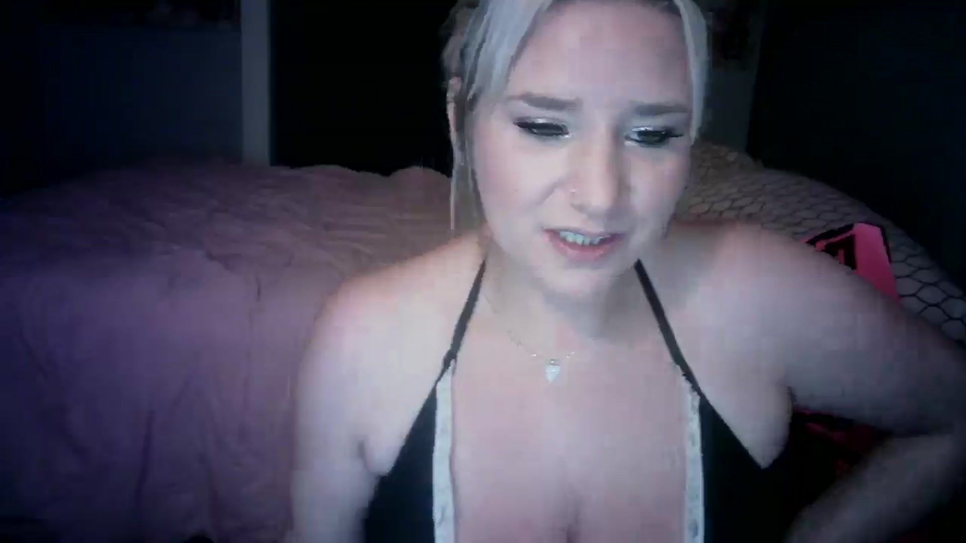 Gallery image thumbnail from LusciousLindz's myfreecams stream on, 09/15/2025, 03:04 image 2 of 20