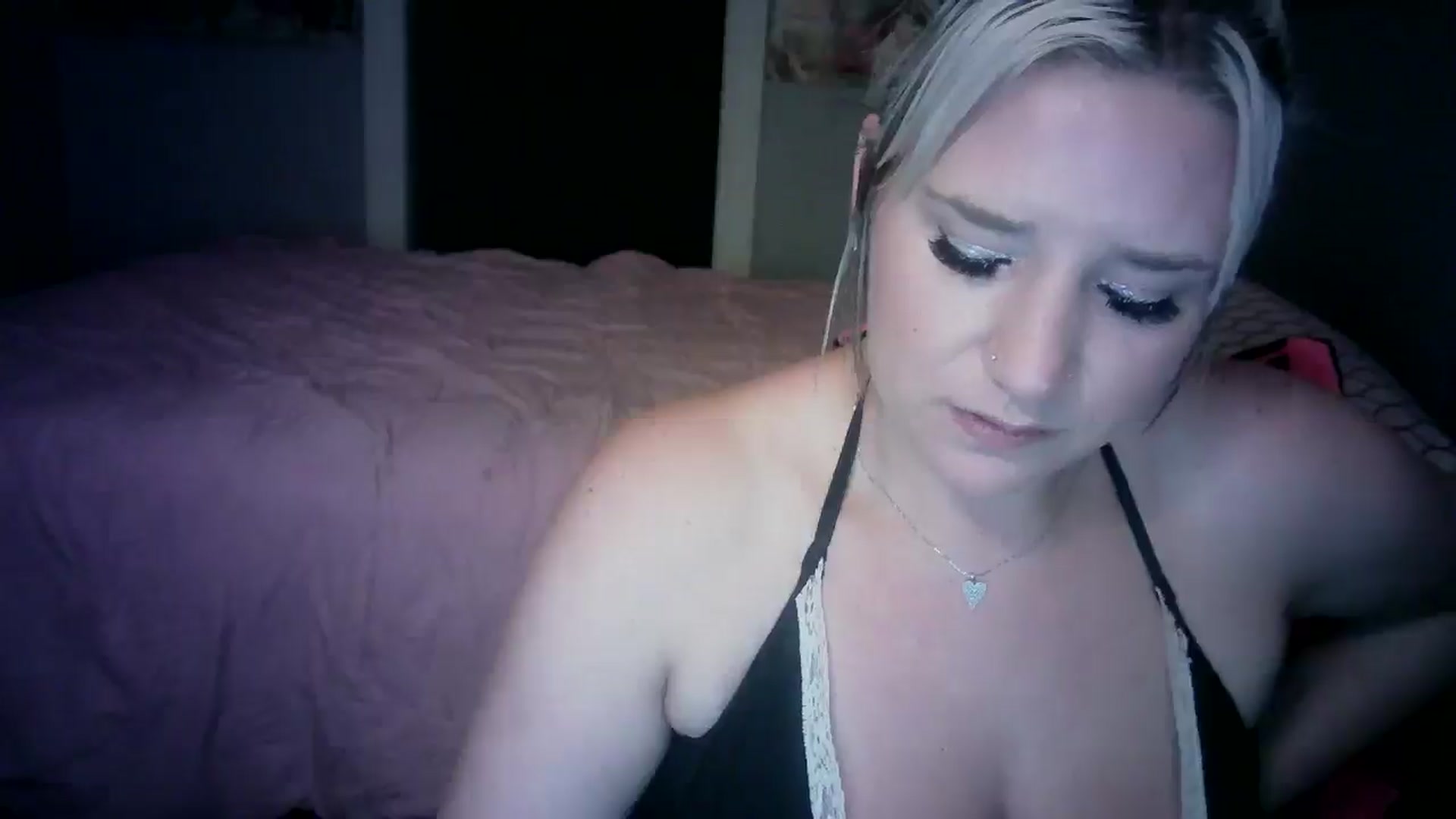 Gallery image thumbnail from LusciousLindz's myfreecams stream on, 09/15/2025, 03:04 image 5 of 20