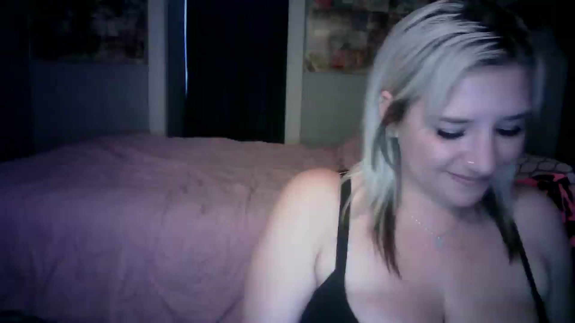 Gallery image thumbnail from LusciousLindz's myfreecams stream on, 10/11/2025, 17:43 image 8 of 20