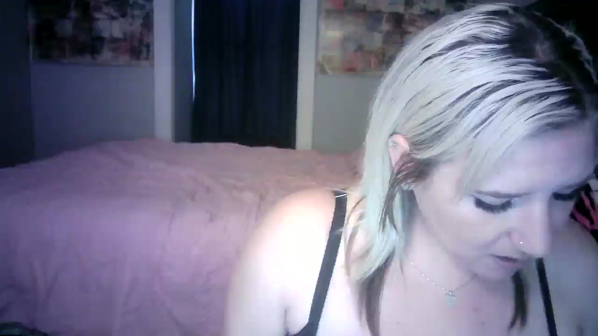 Gallery image thumbnail from LusciousLindz's myfreecams stream on, 10/11/2025, 17:43 image 19 of 20