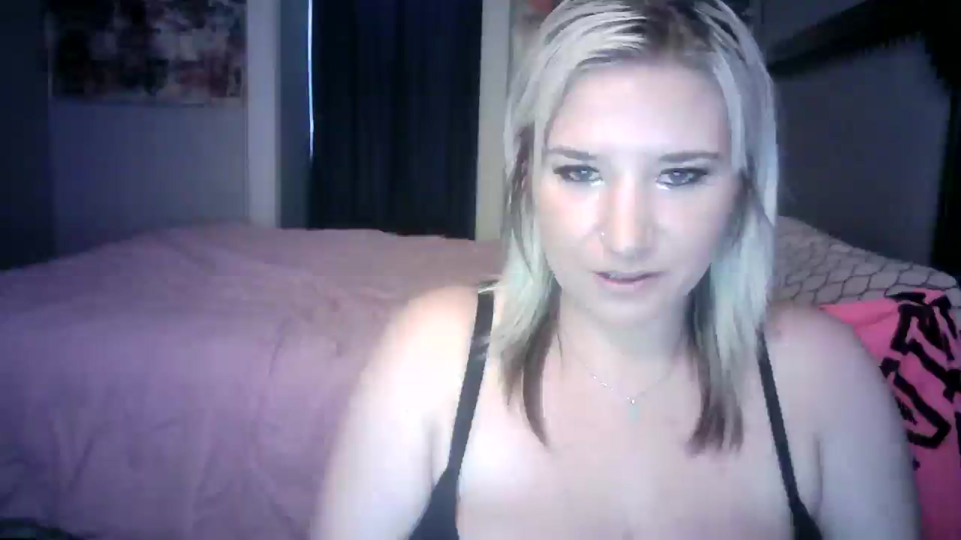 Gallery image thumbnail from LusciousLindz's myfreecams stream on, 10/11/2025, 17:43 image 16 of 20