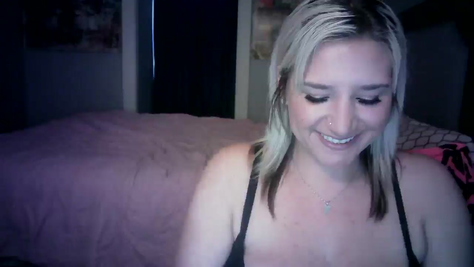 Gallery image thumbnail from LusciousLindz's myfreecams stream on, 10/11/2025, 17:43 image 7 of 20