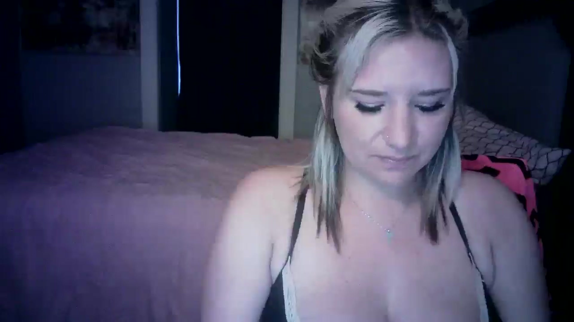 Gallery image thumbnail from LusciousLindz's myfreecams stream on, 10/12/2025, 17:18 image 11 of 20
