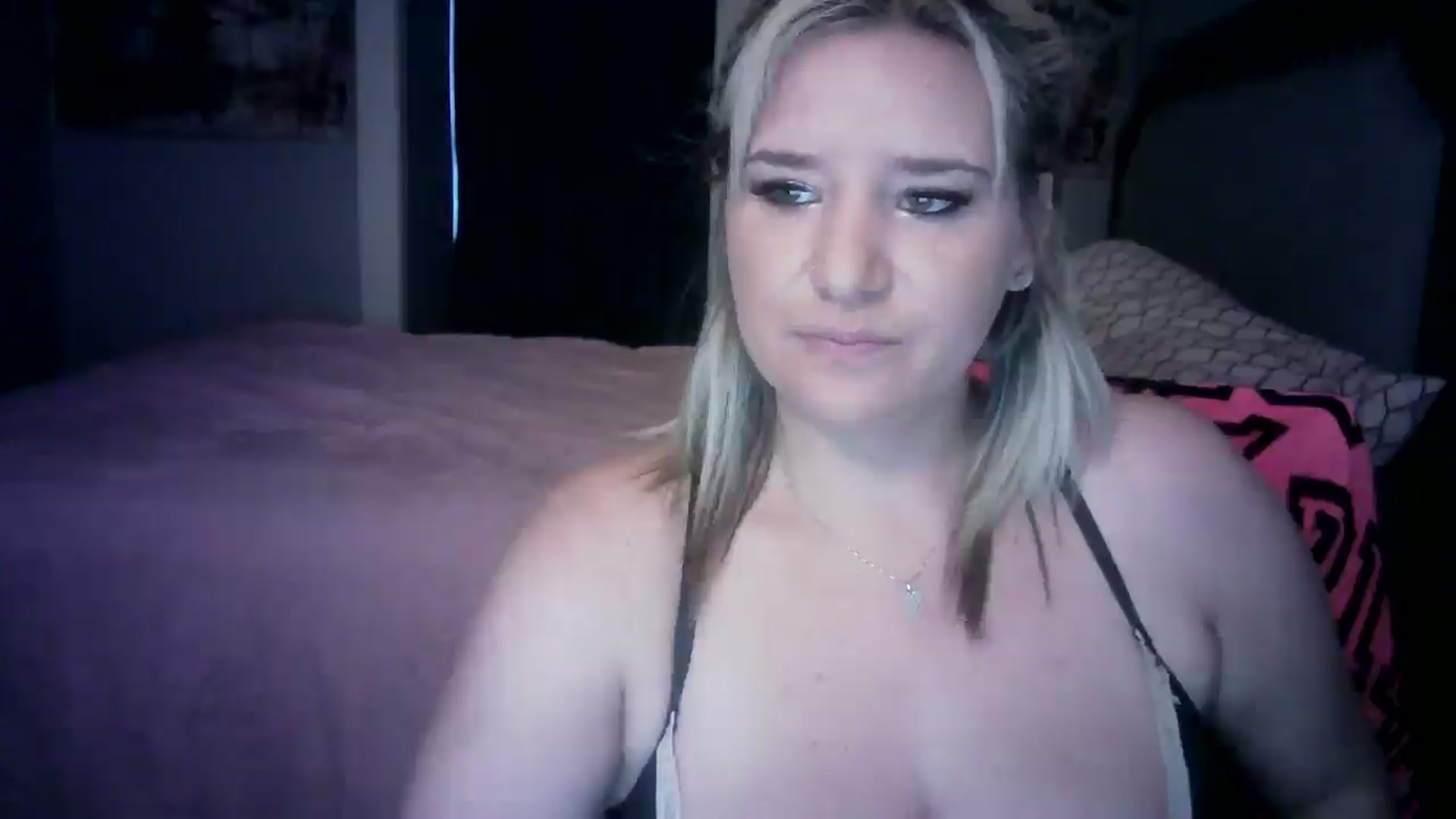 Gallery image thumbnail from LusciousLindz's myfreecams stream on, 10/12/2025, 17:44 image 3 of 20