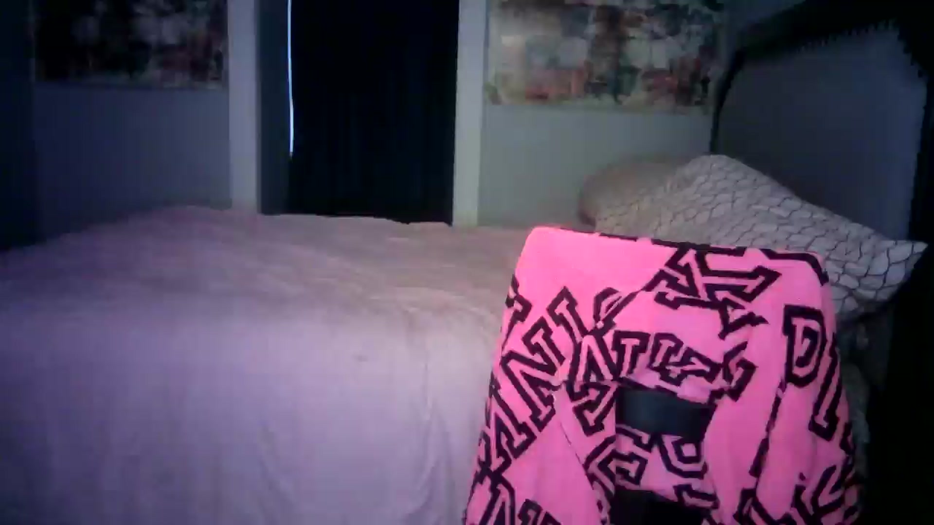 Gallery image thumbnail from LusciousLindz's myfreecams stream on, 10/12/2025, 17:44 image 14 of 20