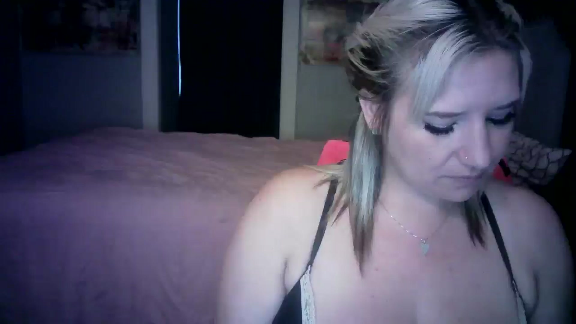 Gallery image thumbnail from LusciousLindz's myfreecams stream on, 10/12/2025, 17:44 image 20 of 20