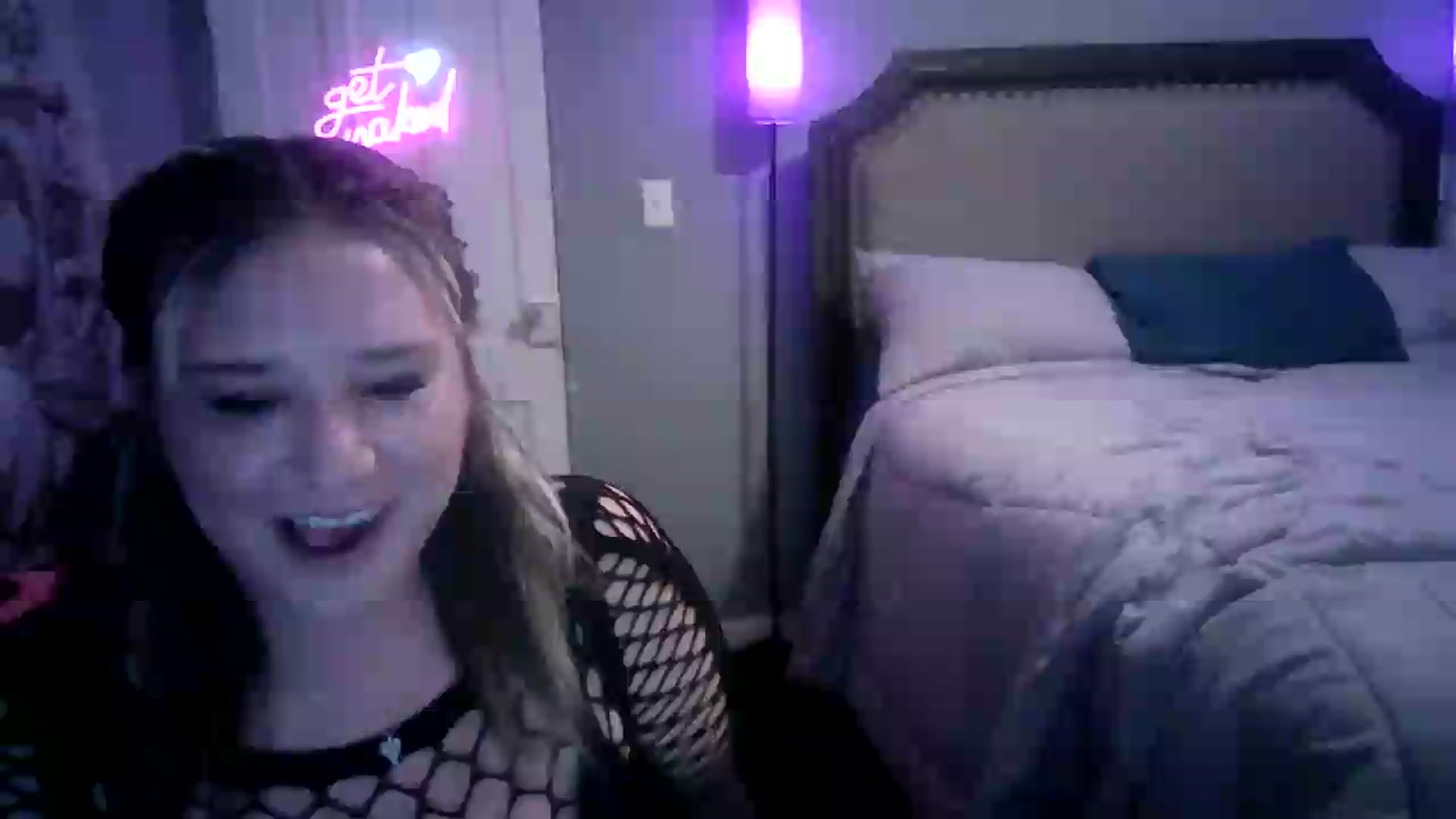 Gallery image thumbnail from LusciousLindz's myfreecams stream on, 06/11/2026, 15:35 image 17 of 20
