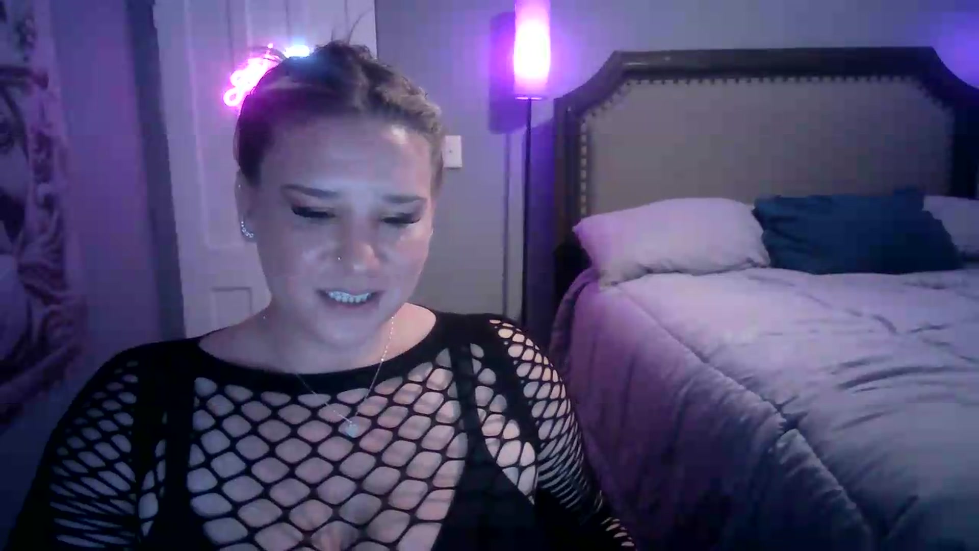Gallery image thumbnail from LusciousLindz's myfreecams stream on, 06/15/2026, 14:26 image 7 of 20