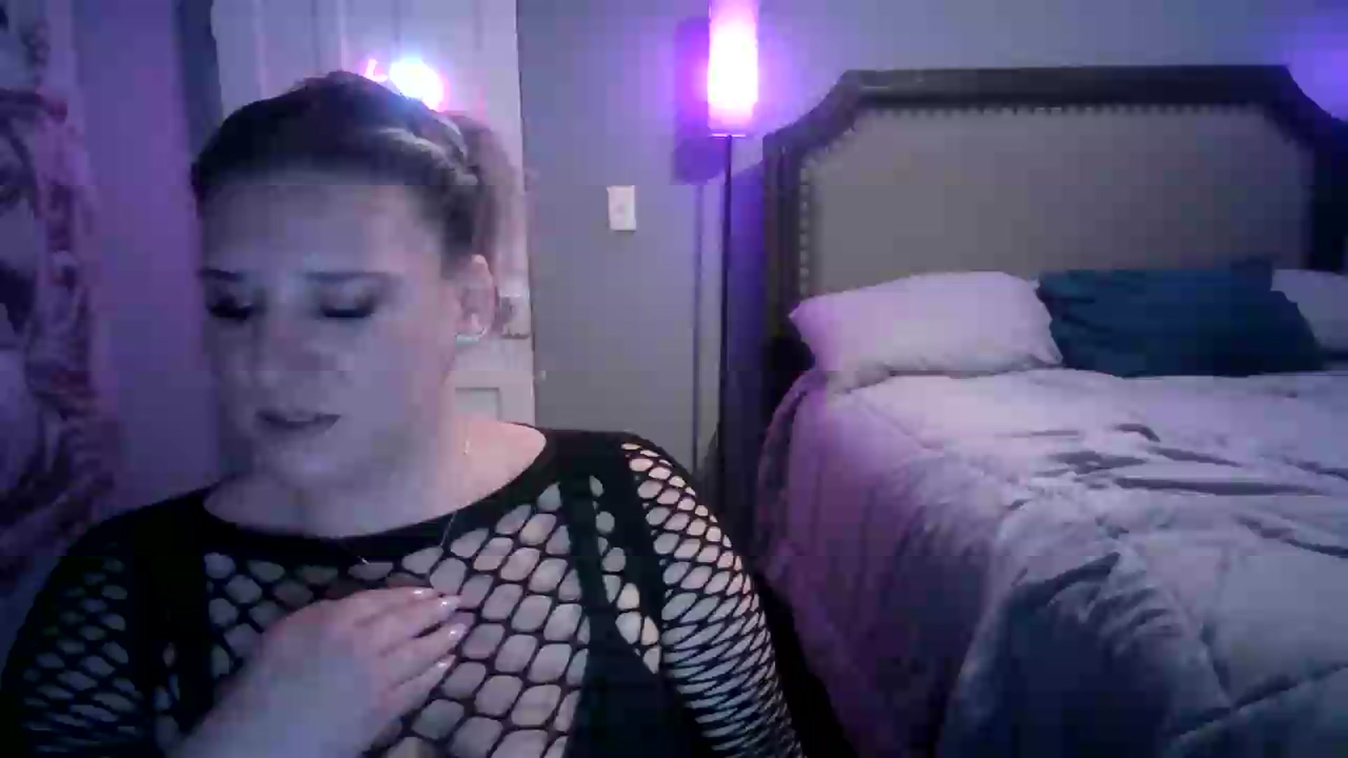 Gallery image thumbnail from LusciousLindz's myfreecams stream on, 06/15/2026, 14:26 image 20 of 20