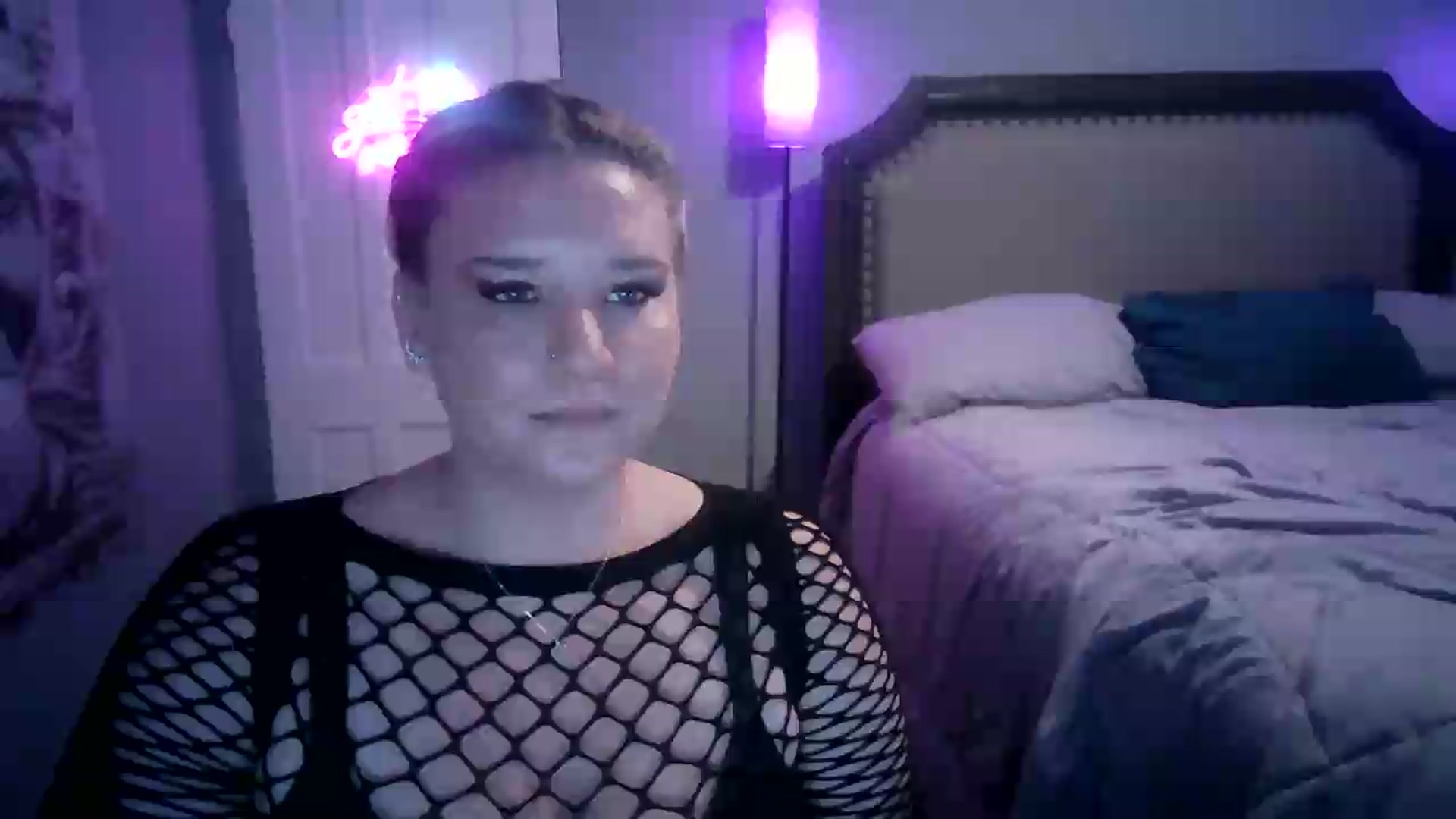 Gallery image thumbnail from LusciousLindz's myfreecams stream on, 06/15/2026, 14:26 image 14 of 20