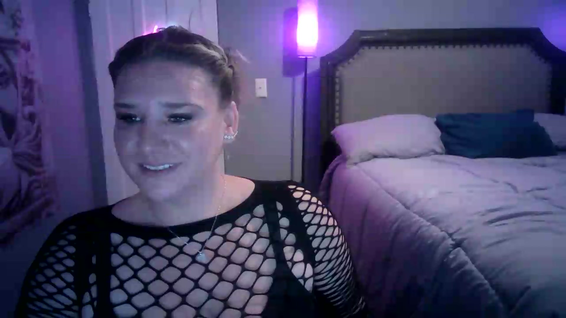Gallery image thumbnail from LusciousLindz's myfreecams stream on, 06/15/2026, 14:26 image 9 of 20