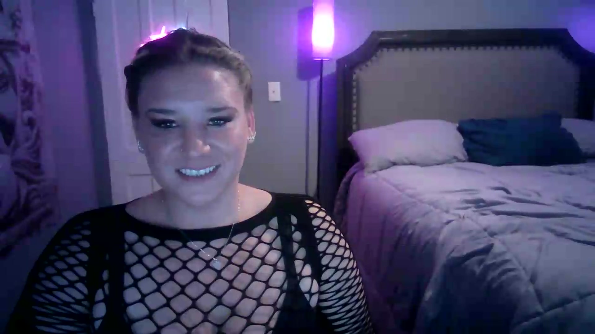 Gallery image thumbnail from LusciousLindz's myfreecams stream on, 06/15/2026, 14:26 image 15 of 20