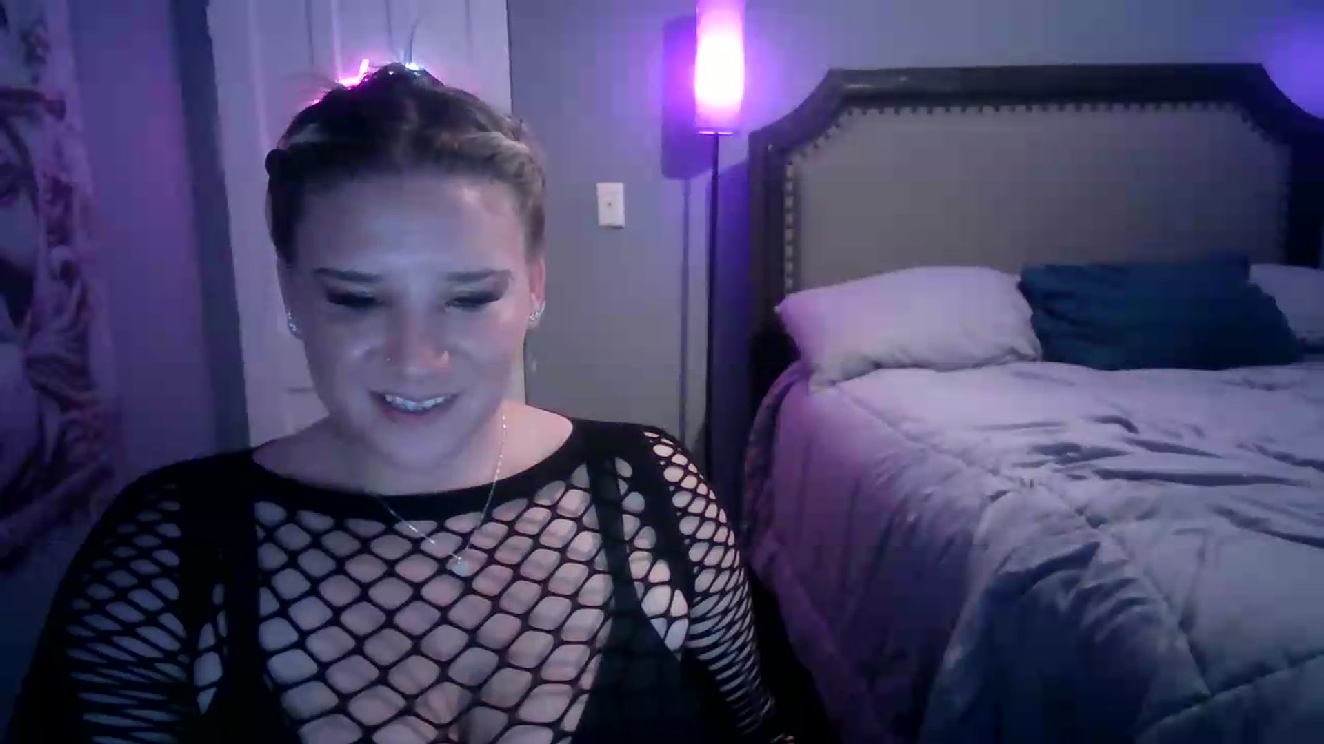 Gallery image thumbnail from LusciousLindz's myfreecams stream on, 06/15/2026, 14:26 image 16 of 20