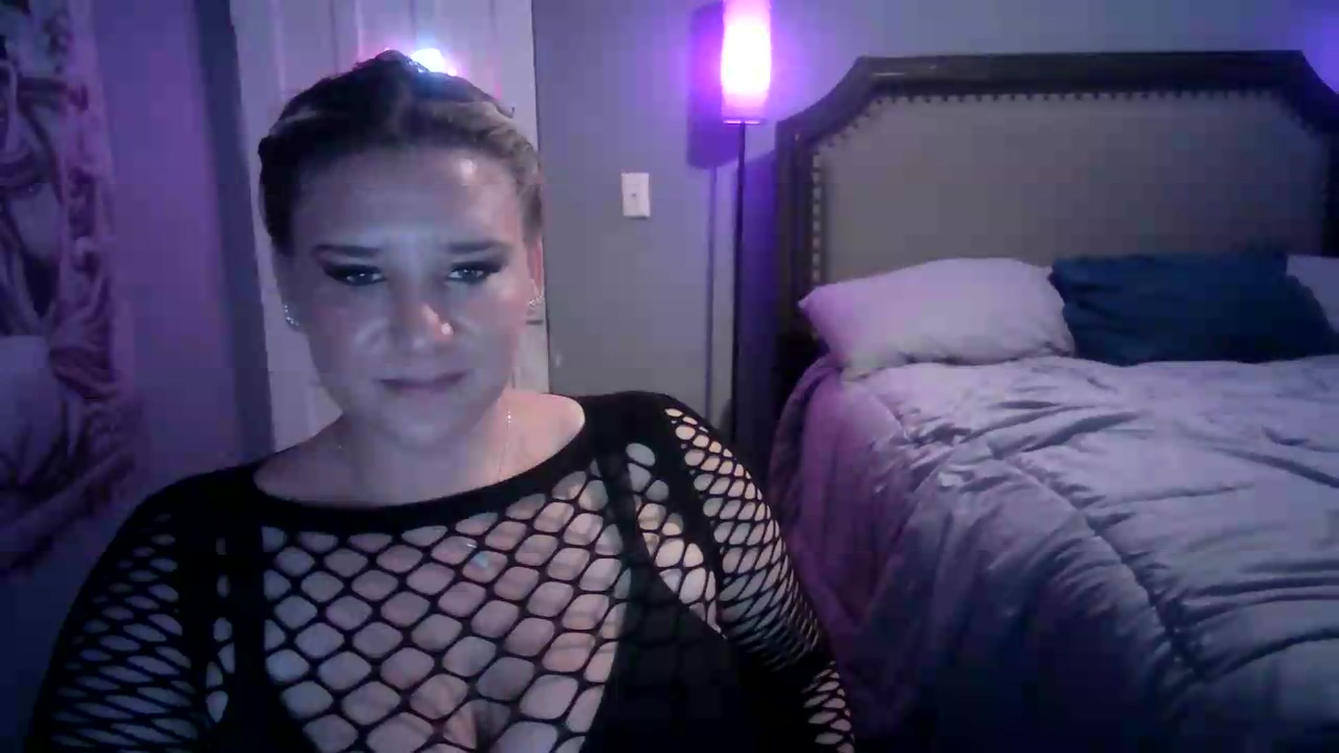 Gallery image thumbnail from LusciousLindz's myfreecams stream on, 06/15/2026, 16:44 image 3 of 20
