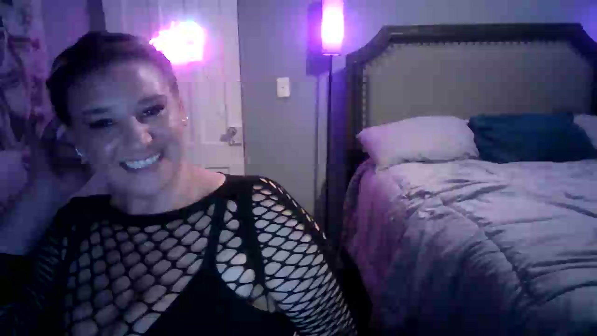 Gallery image thumbnail from LusciousLindz's myfreecams stream on, 06/15/2026, 16:44 image 7 of 20