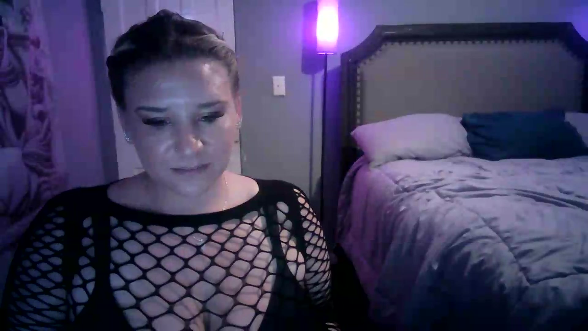 Gallery image thumbnail from LusciousLindz's myfreecams stream on, 06/15/2026, 16:44 image 12 of 20
