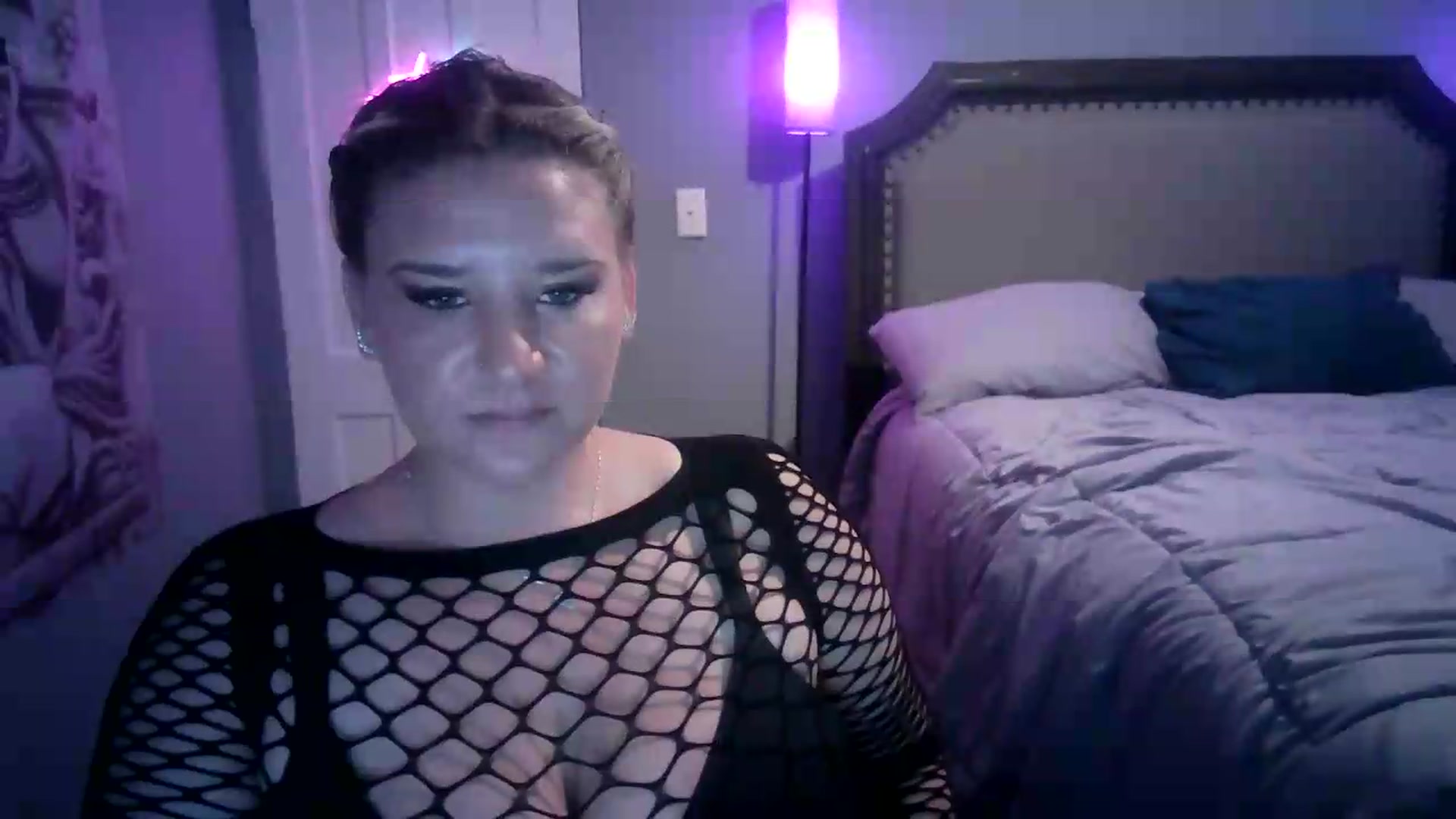 Gallery image thumbnail from LusciousLindz's myfreecams stream on, 06/15/2026, 16:44 image 8 of 20