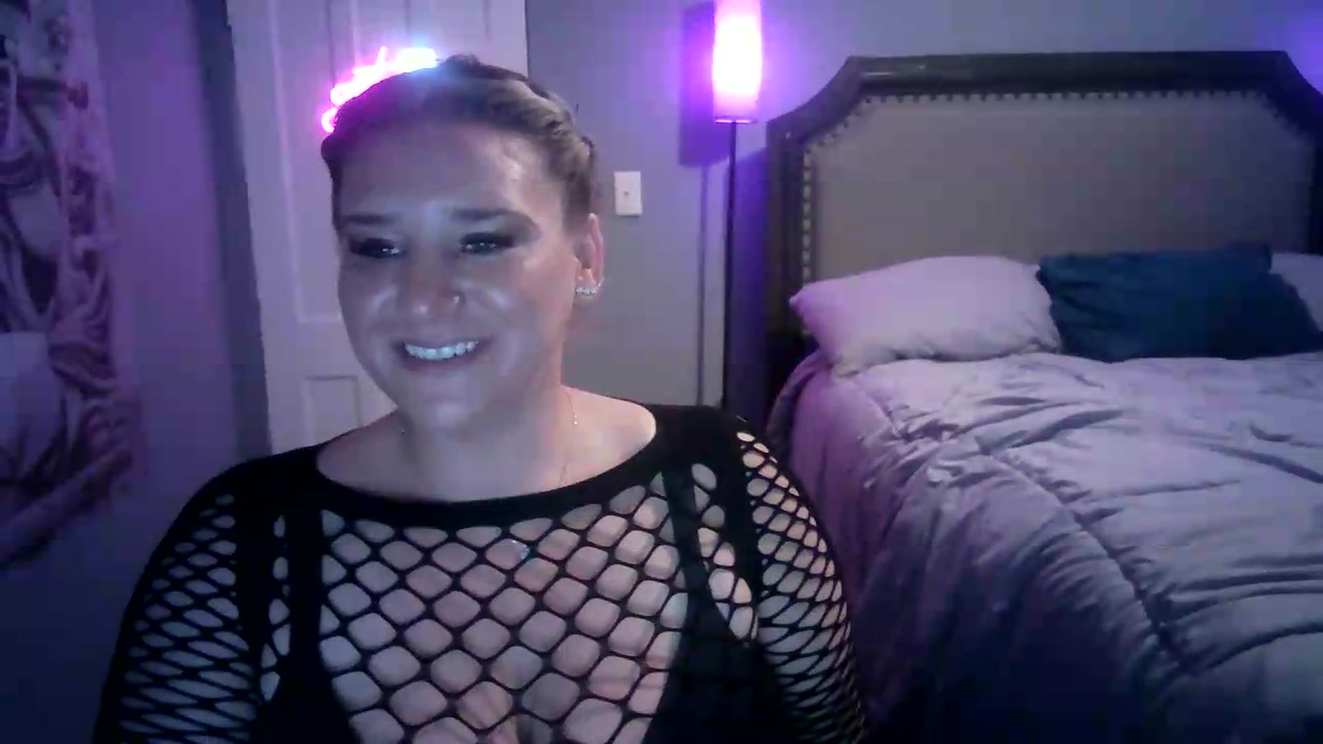 Gallery image thumbnail from LusciousLindz's myfreecams stream on, 06/15/2026, 16:44 image 5 of 20