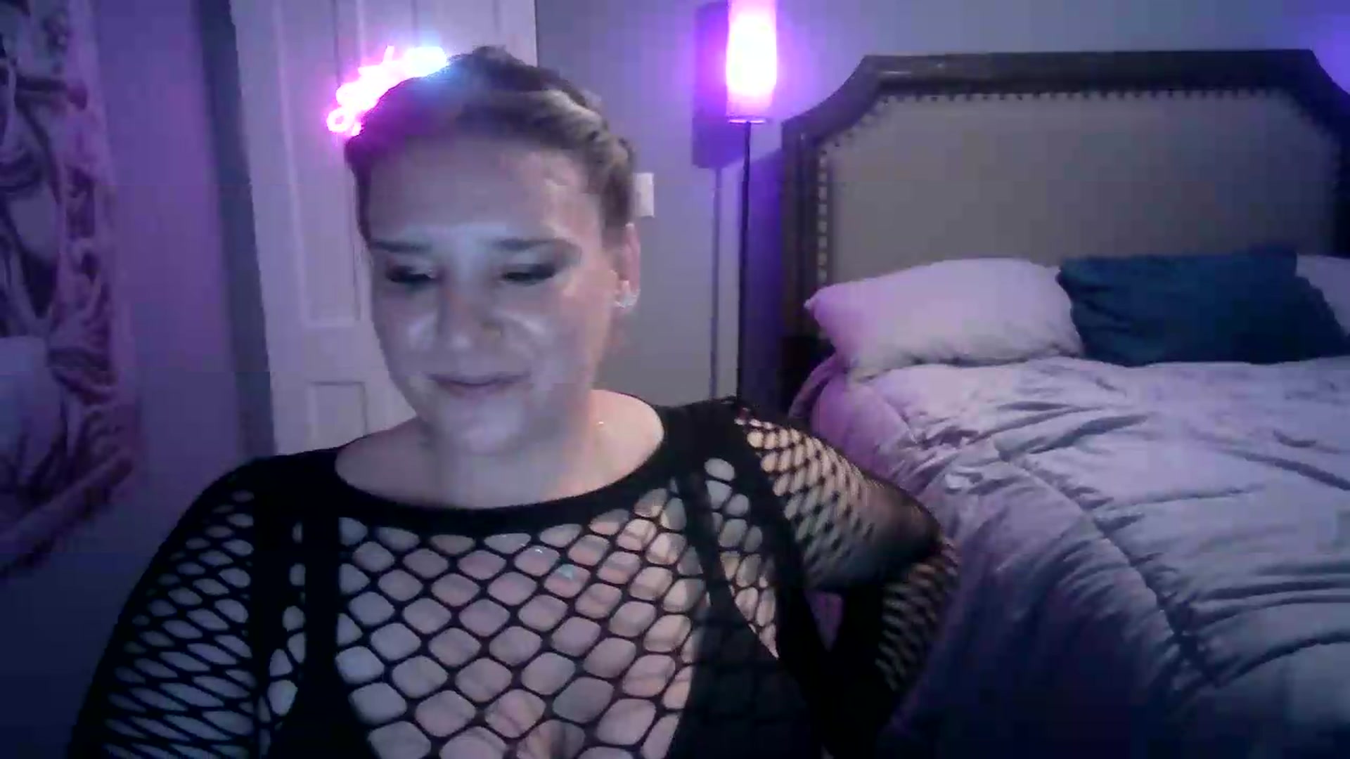 Gallery image thumbnail from LusciousLindz's myfreecams stream on, 06/15/2026, 16:44 image 9 of 20