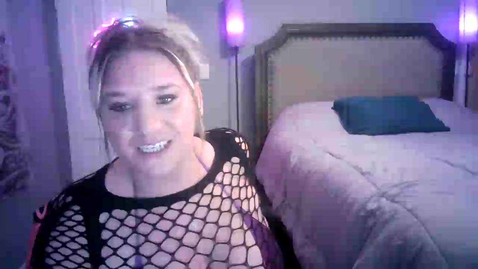 Gallery image thumbnail from LusciousLindz's myfreecams stream on, 06/29/2026, 24:15 image 1 of 20