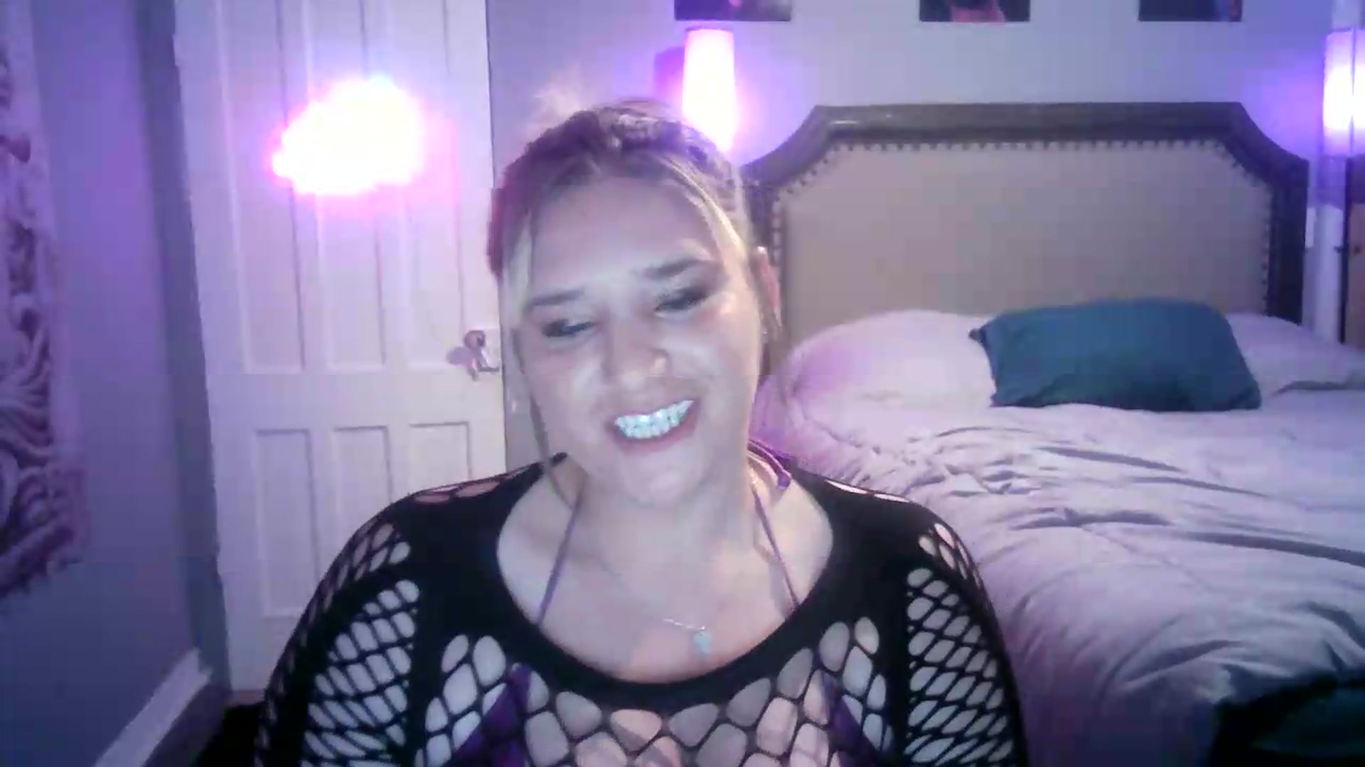 Gallery image thumbnail from LusciousLindz's myfreecams stream on, 06/30/2026, 24:00 image 19 of 20
