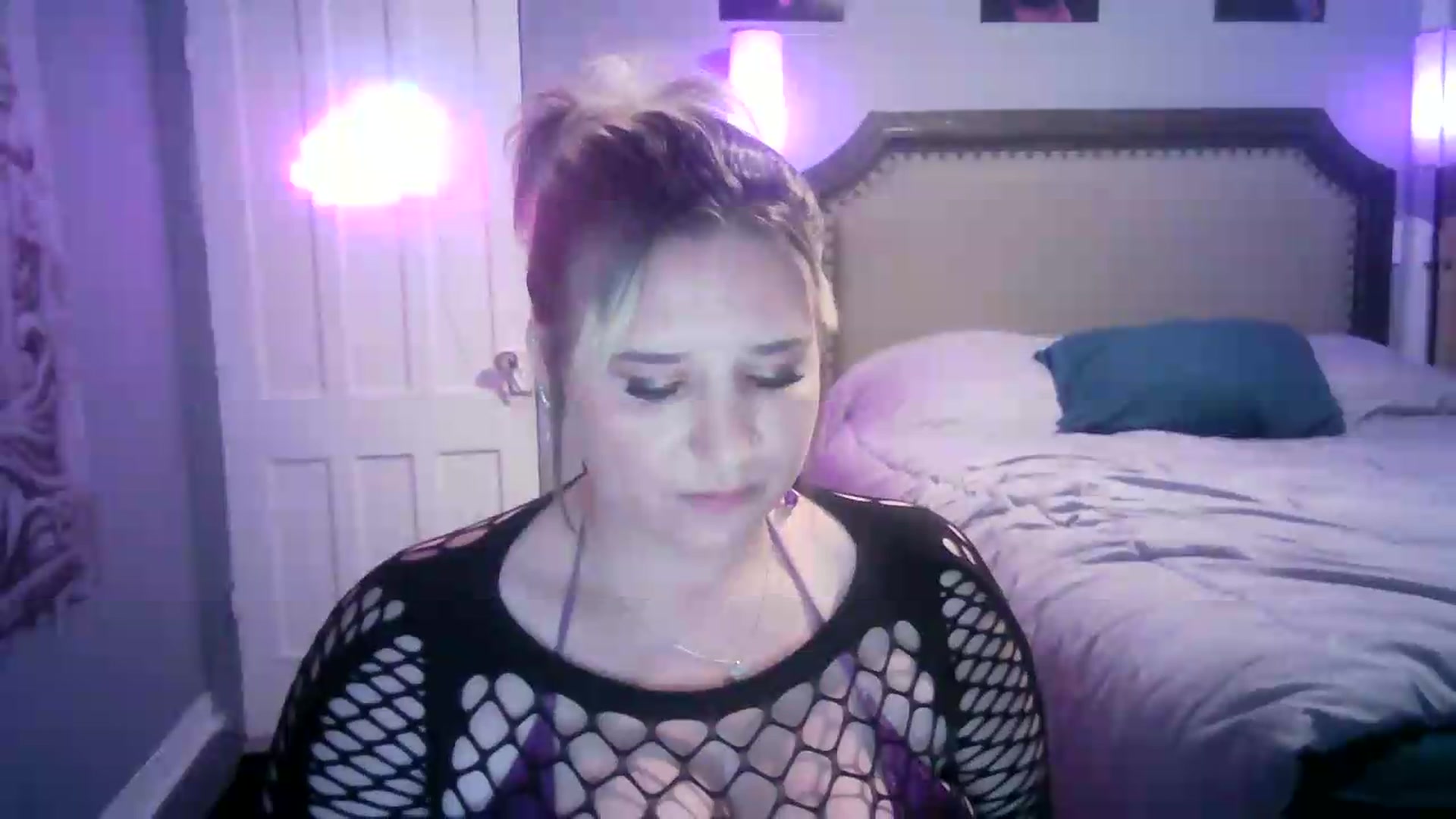Gallery image thumbnail from LusciousLindz's myfreecams stream on, 06/30/2026, 24:00 image 16 of 20