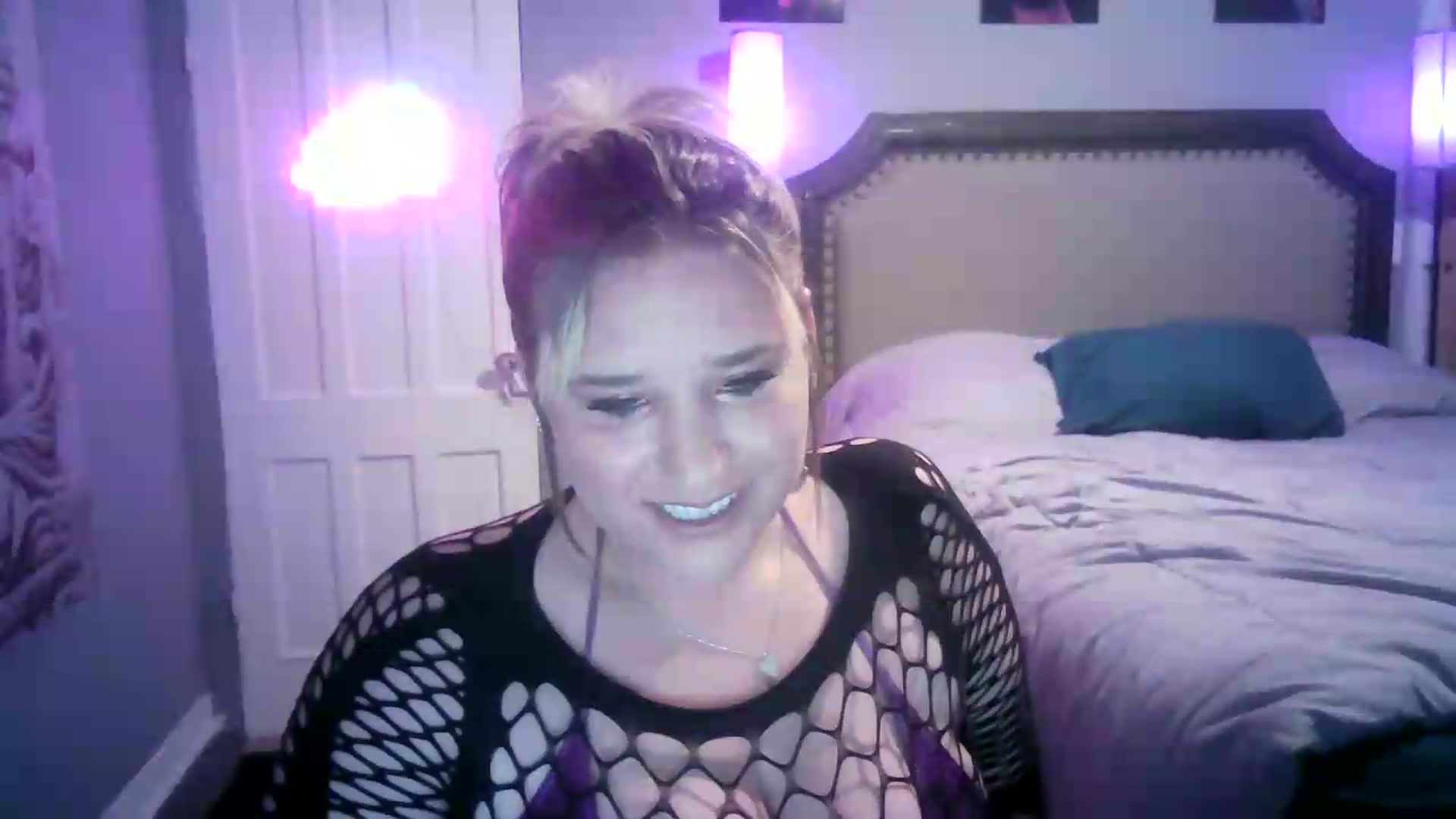 Gallery image thumbnail from LusciousLindz's myfreecams stream on, 06/30/2026, 24:00 image 8 of 20
