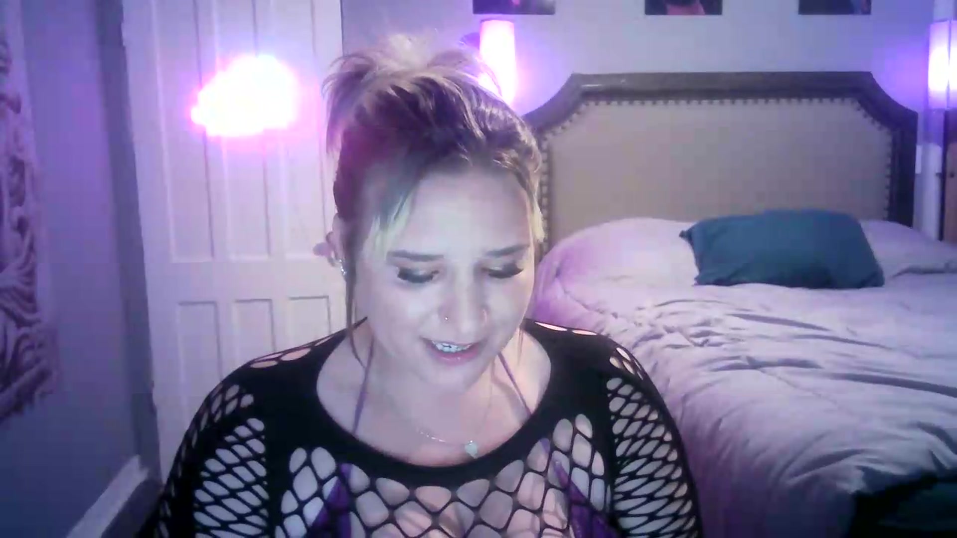 Gallery image thumbnail from LusciousLindz's myfreecams stream on, 06/30/2026, 24:00 image 14 of 20