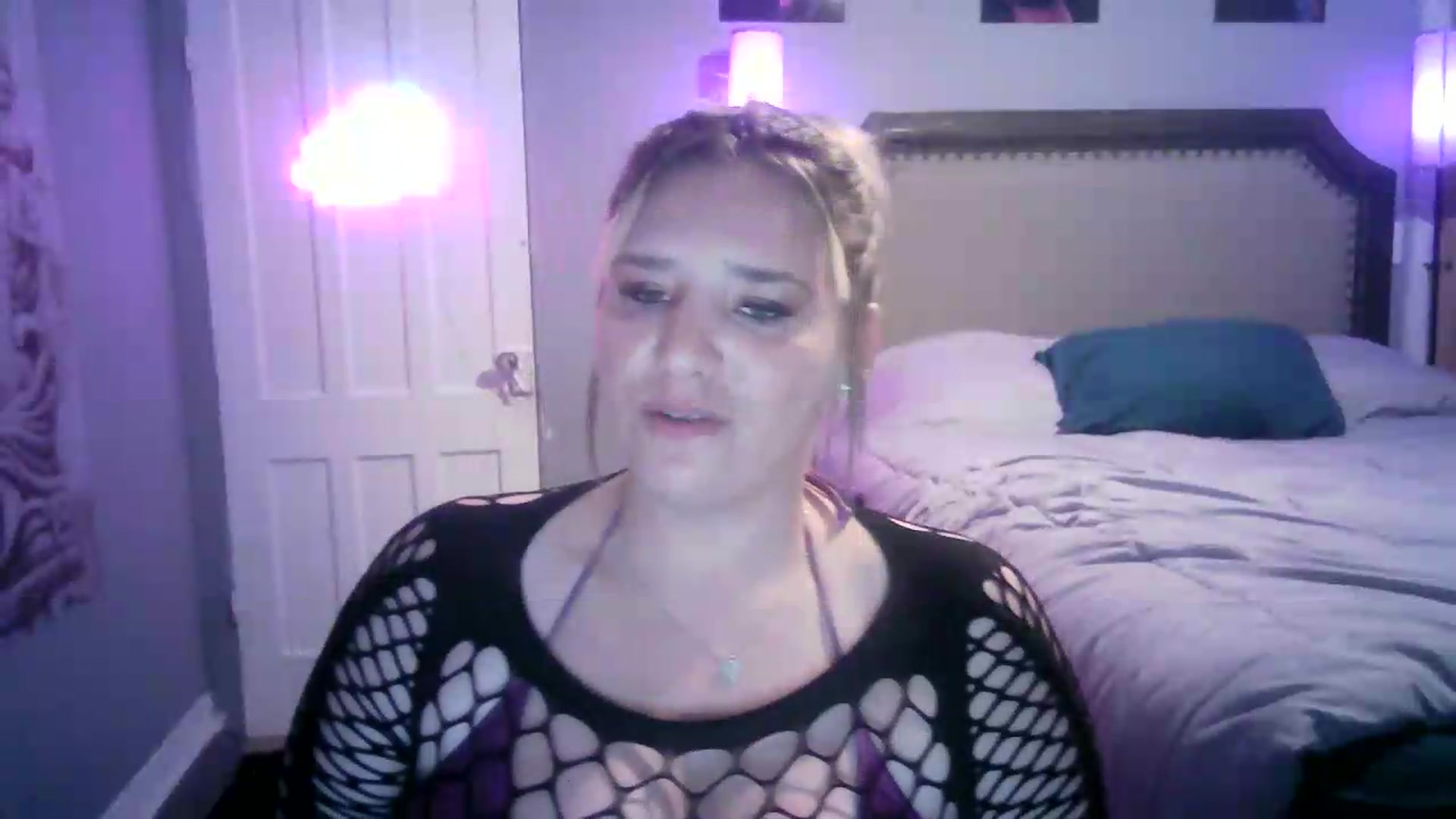 Gallery image thumbnail from LusciousLindz's myfreecams stream on, 06/30/2026, 24:00 image 18 of 20