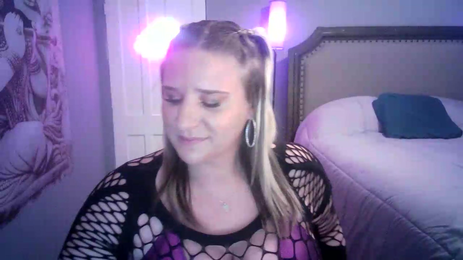 Gallery image thumbnail from LusciousLindz's myfreecams stream on, 07/06/2026, 19:42 image 4 of 20