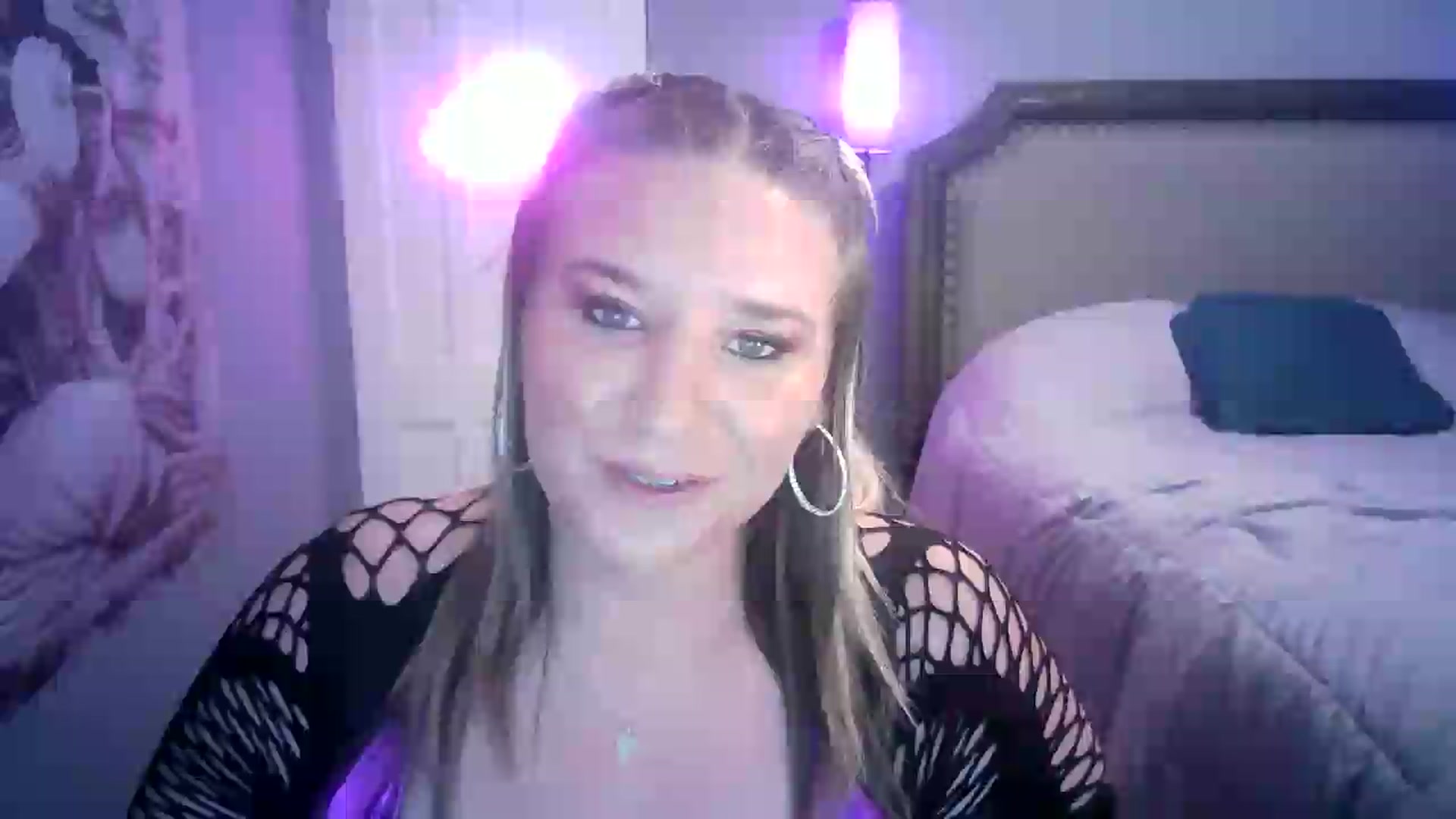 Gallery image thumbnail from LusciousLindz's myfreecams stream on, 07/06/2026, 19:42 image 13 of 20