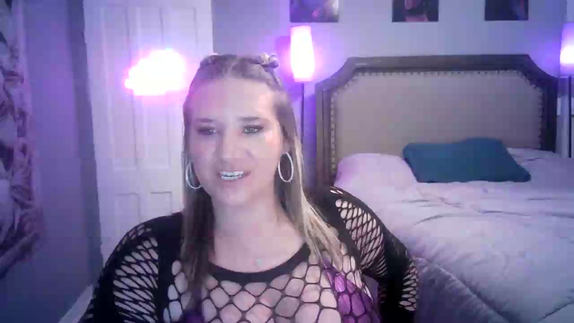 Gallery image thumbnail from LusciousLindz's myfreecams stream on, 07/14/2026, 02:42 image 1 of 20